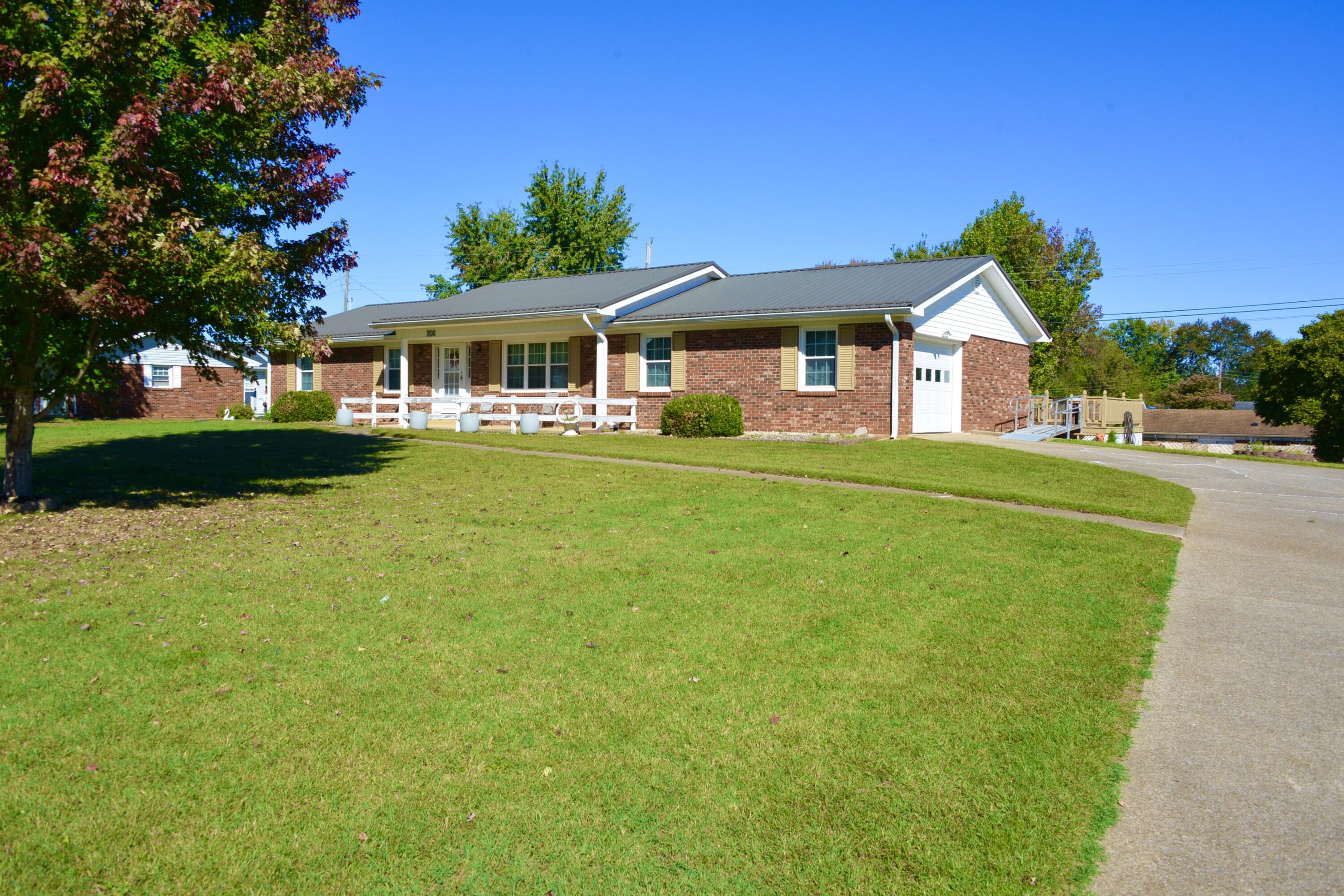 208 Cherokee Trail Property Photo 4