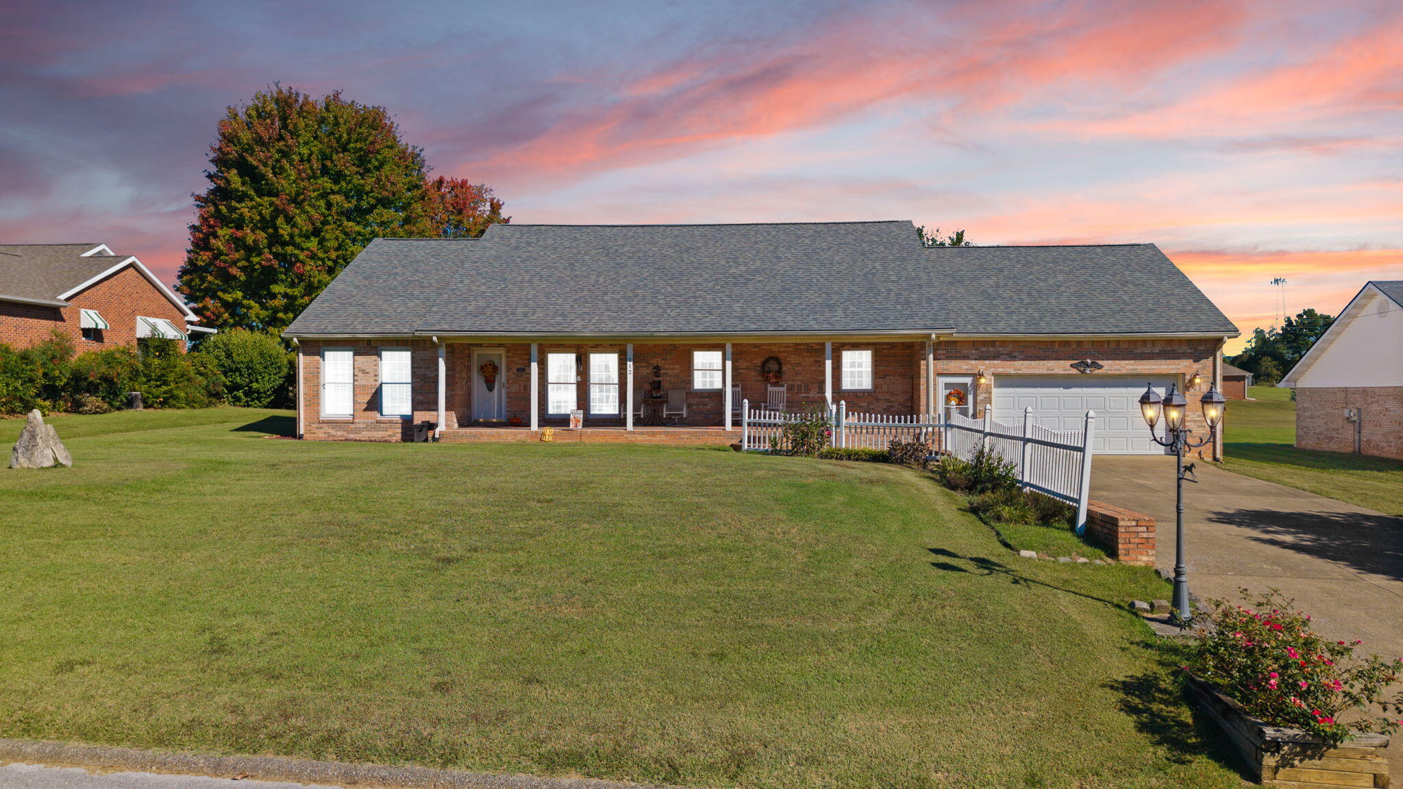 212 Shadow Hill Drive Property Photo 3