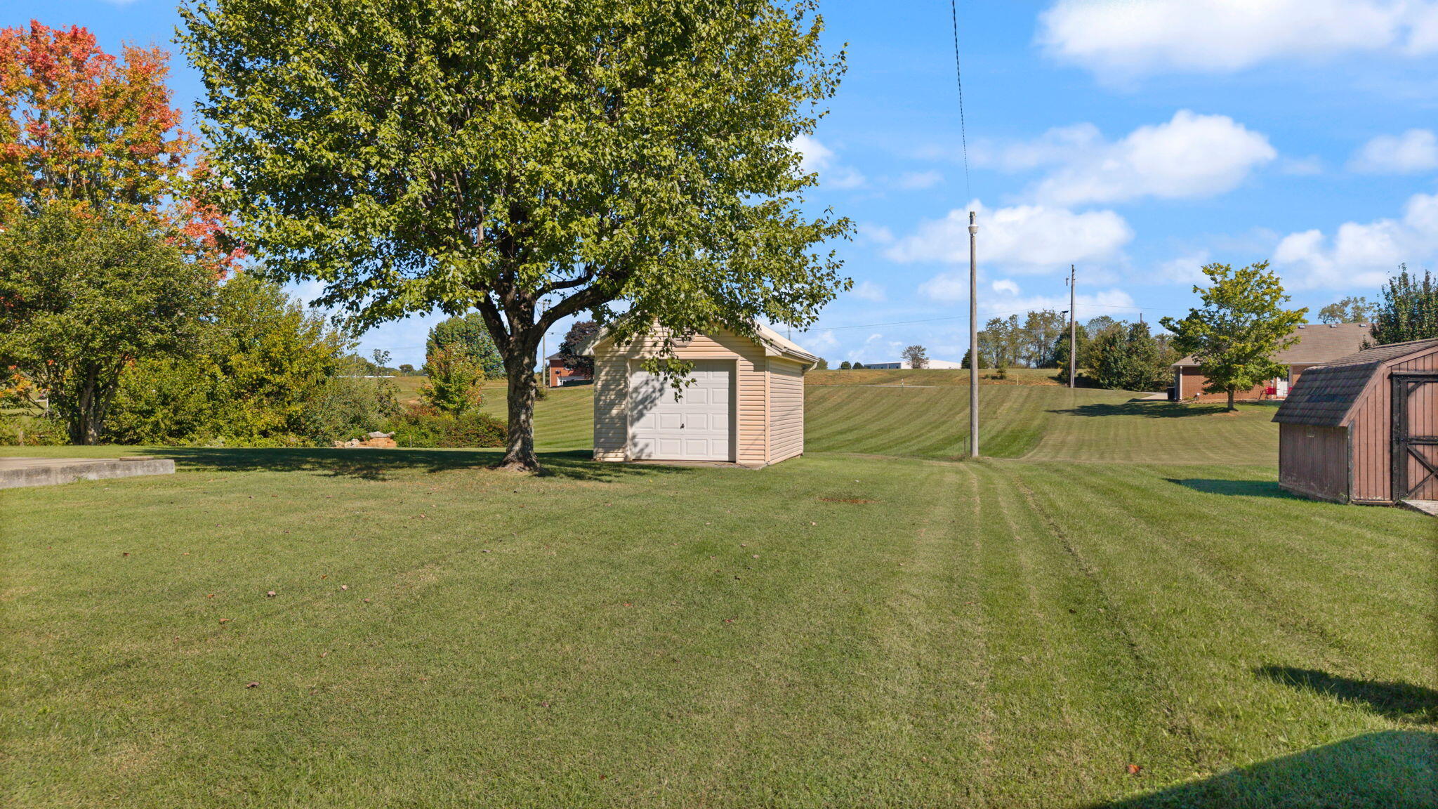 212 Shadow Hill Drive Property Photo 4
