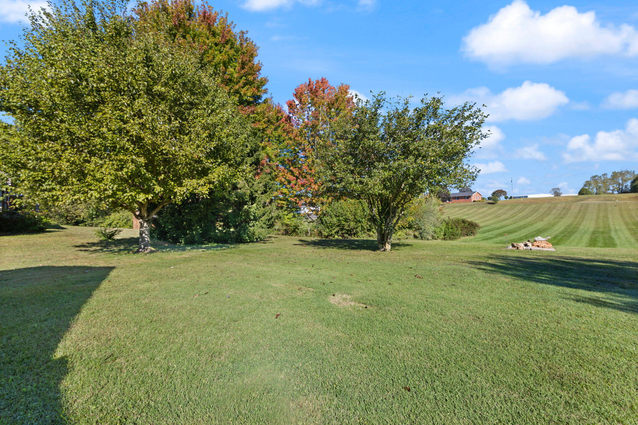 212 Shadow Hill Drive Property Photo 5