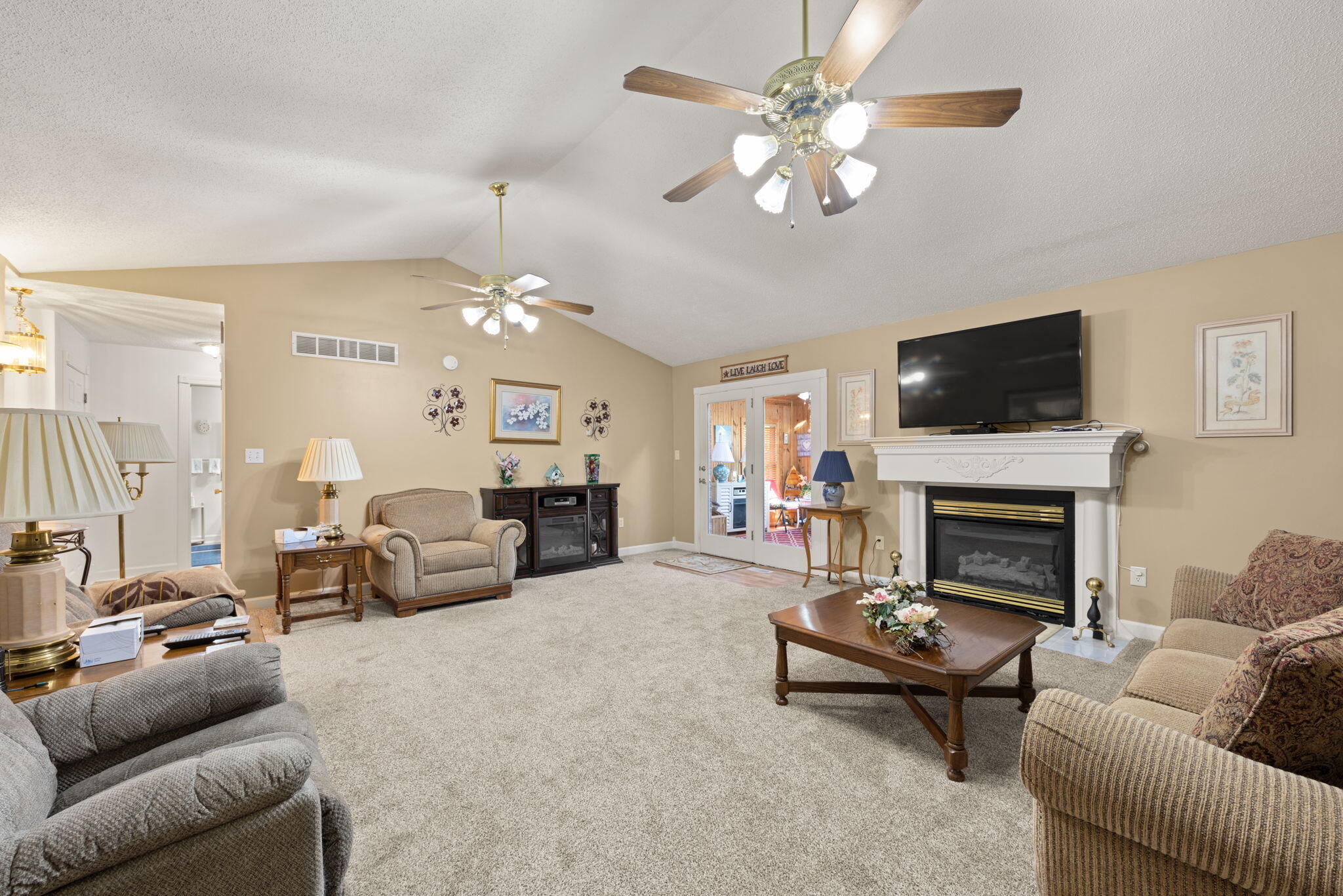 212 Shadow Hill Drive Property Photo 12