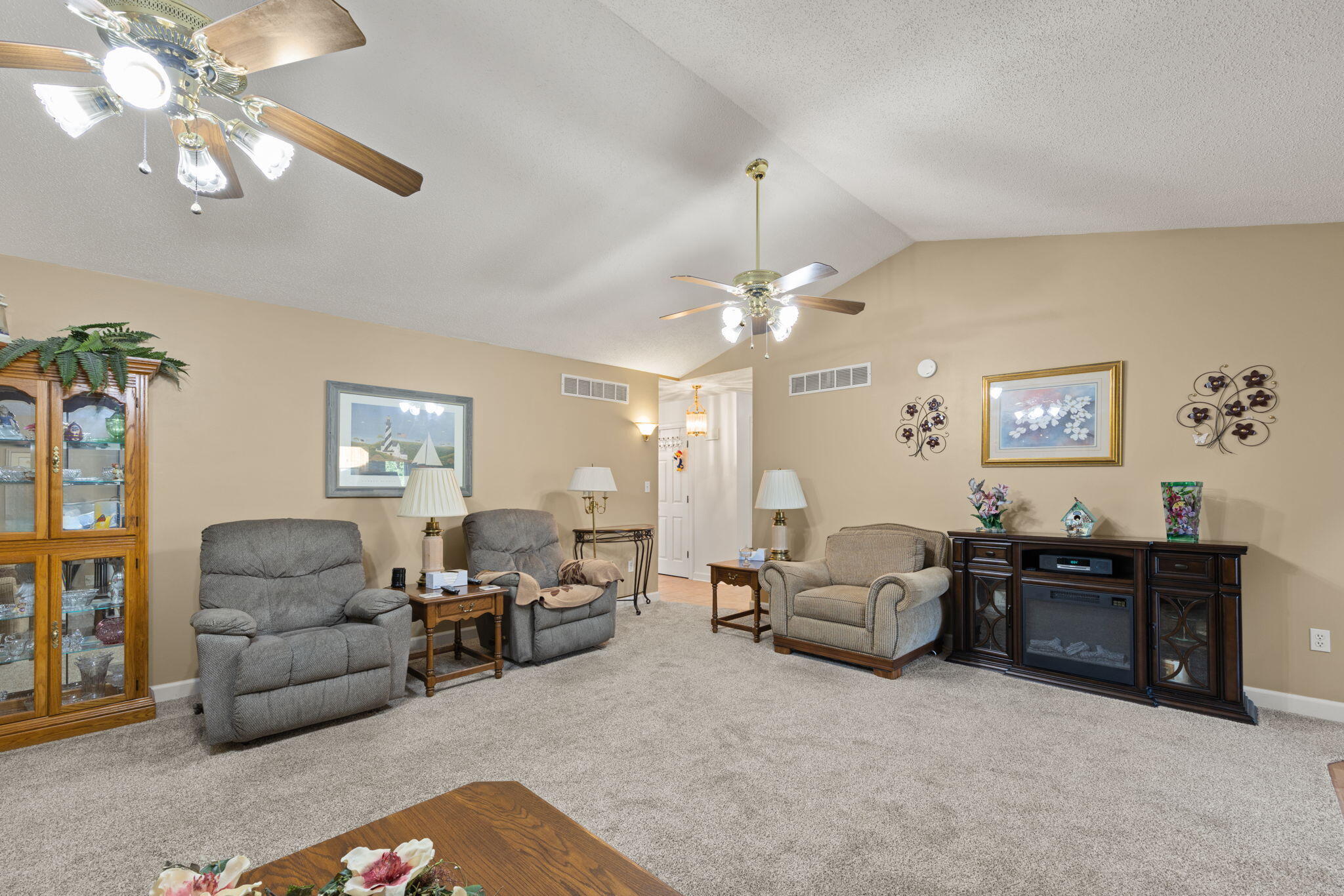 212 Shadow Hill Drive Property Photo 15