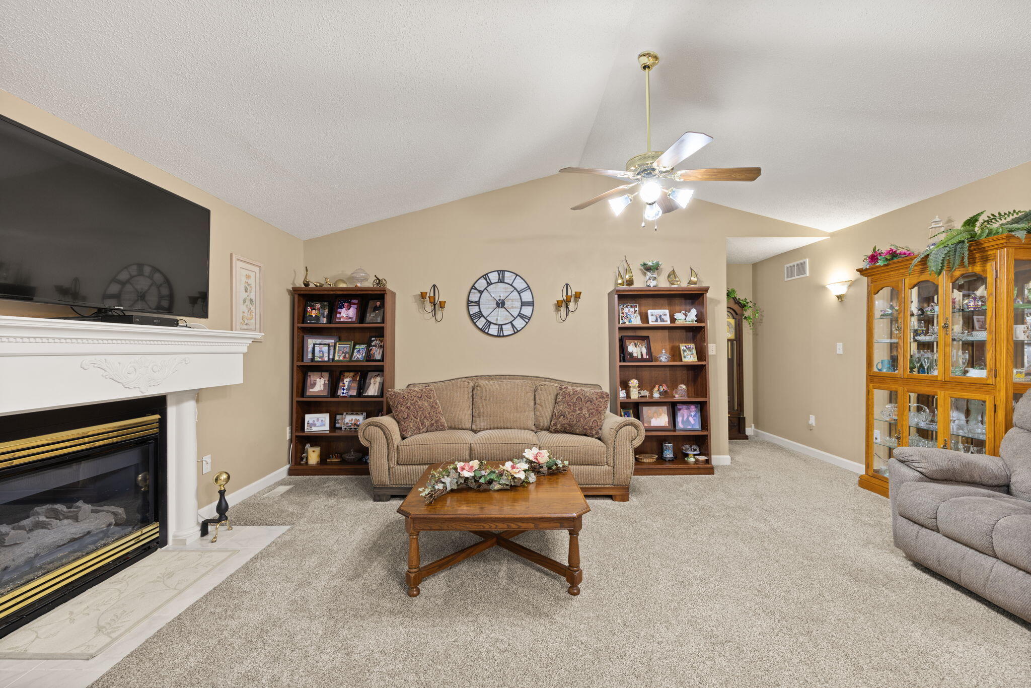 212 Shadow Hill Drive Property Photo 16