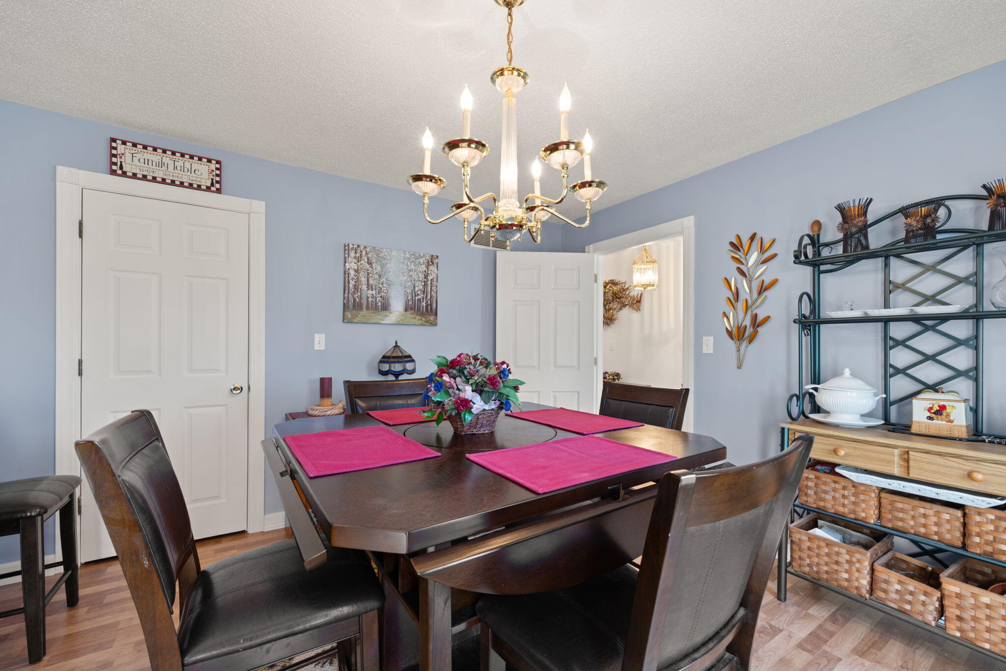 212 Shadow Hill Drive Property Photo 33