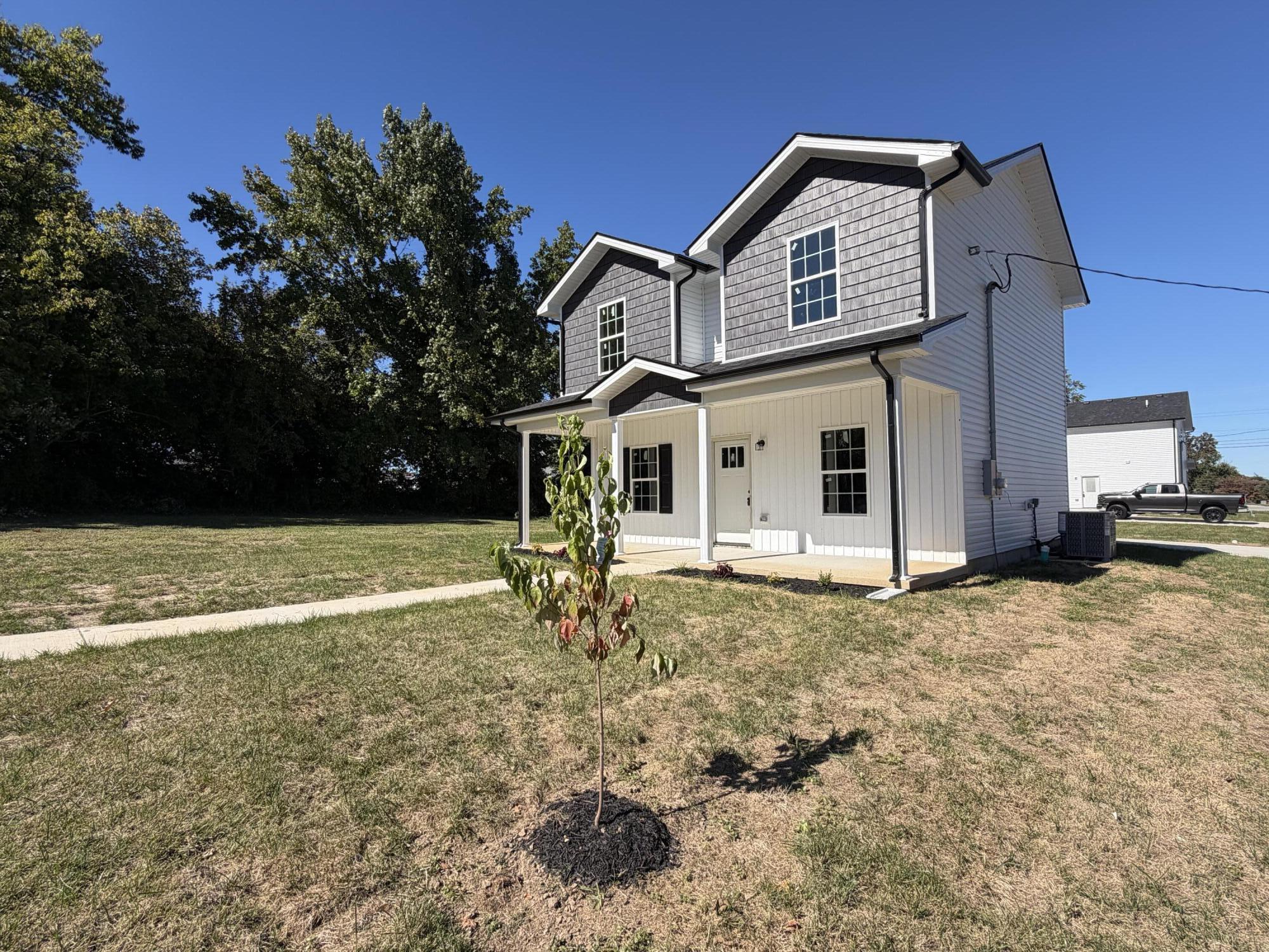 1301 Squires Alley Property Photo 3