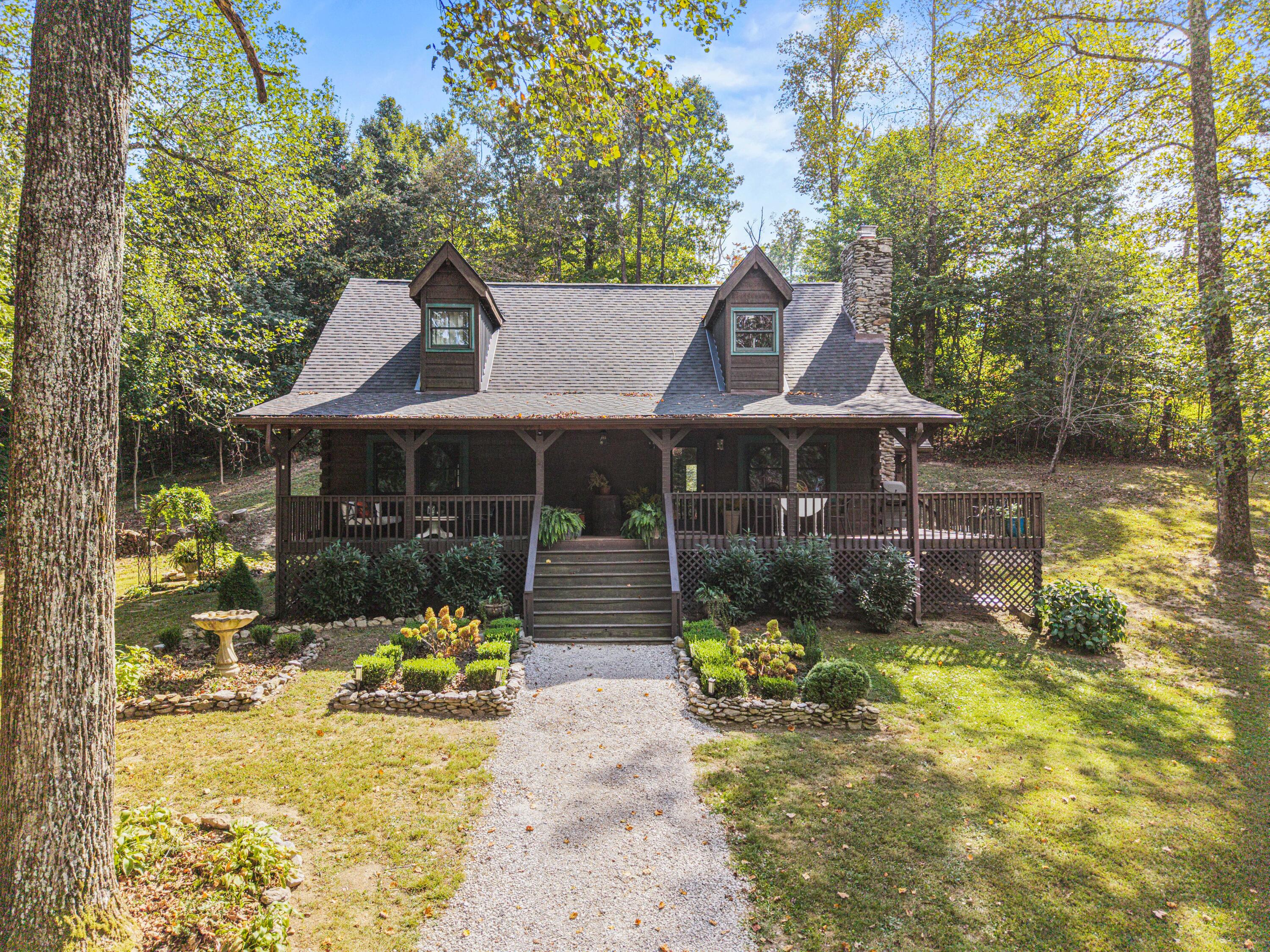 854 Wildrose Road Property Photo 2