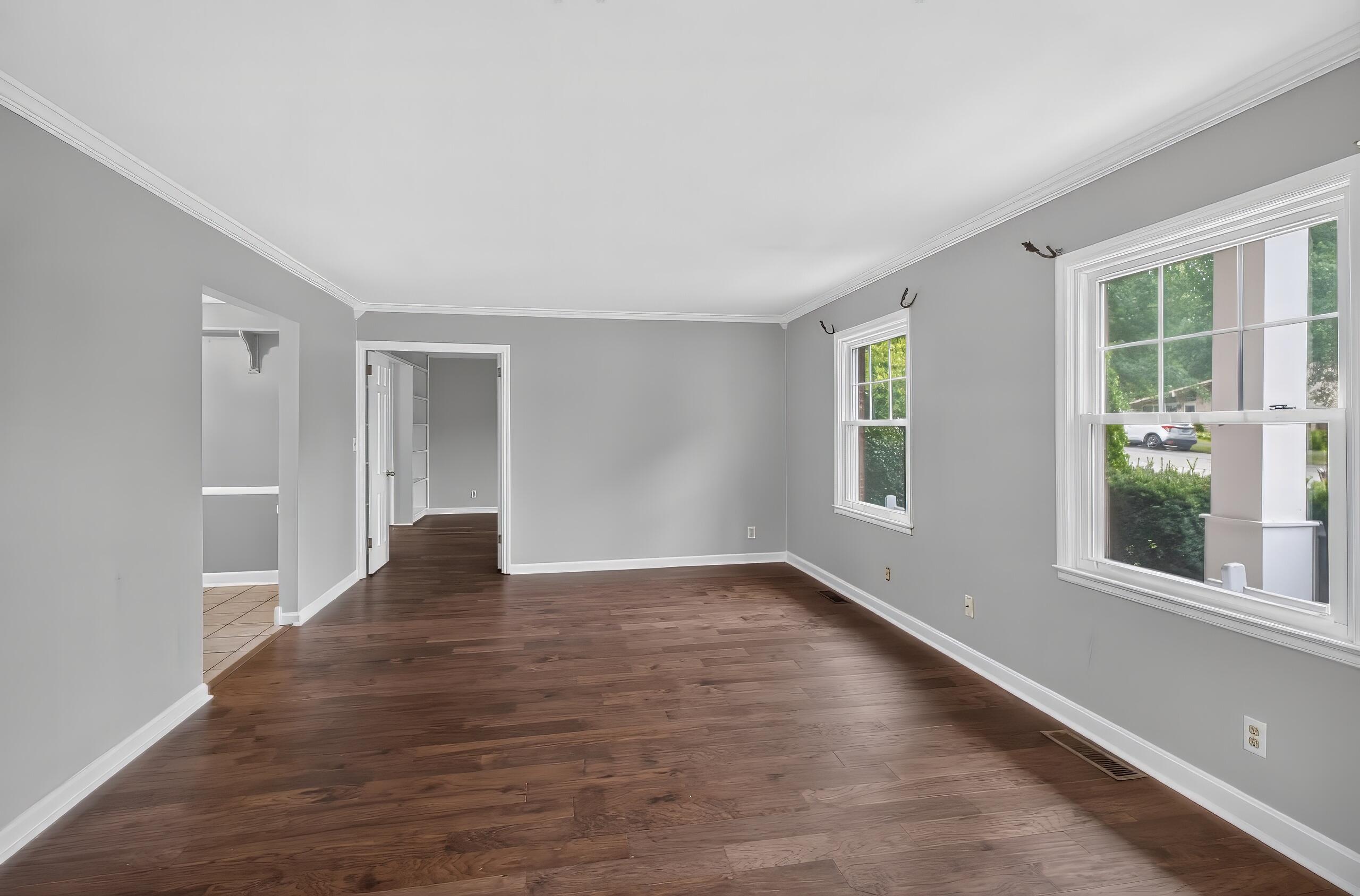1009 Castleton Way Property Photo 9