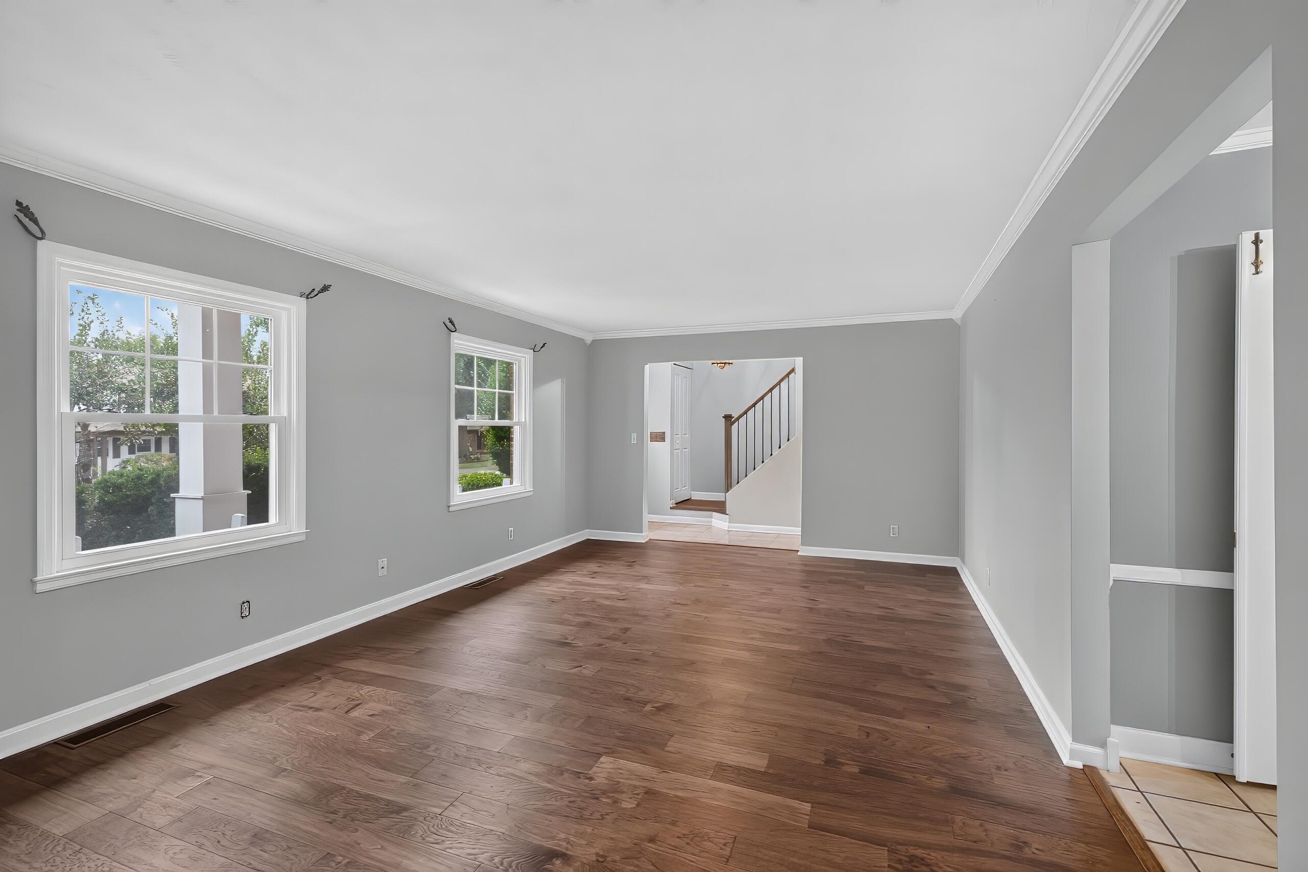 1009 Castleton Way Property Photo 10