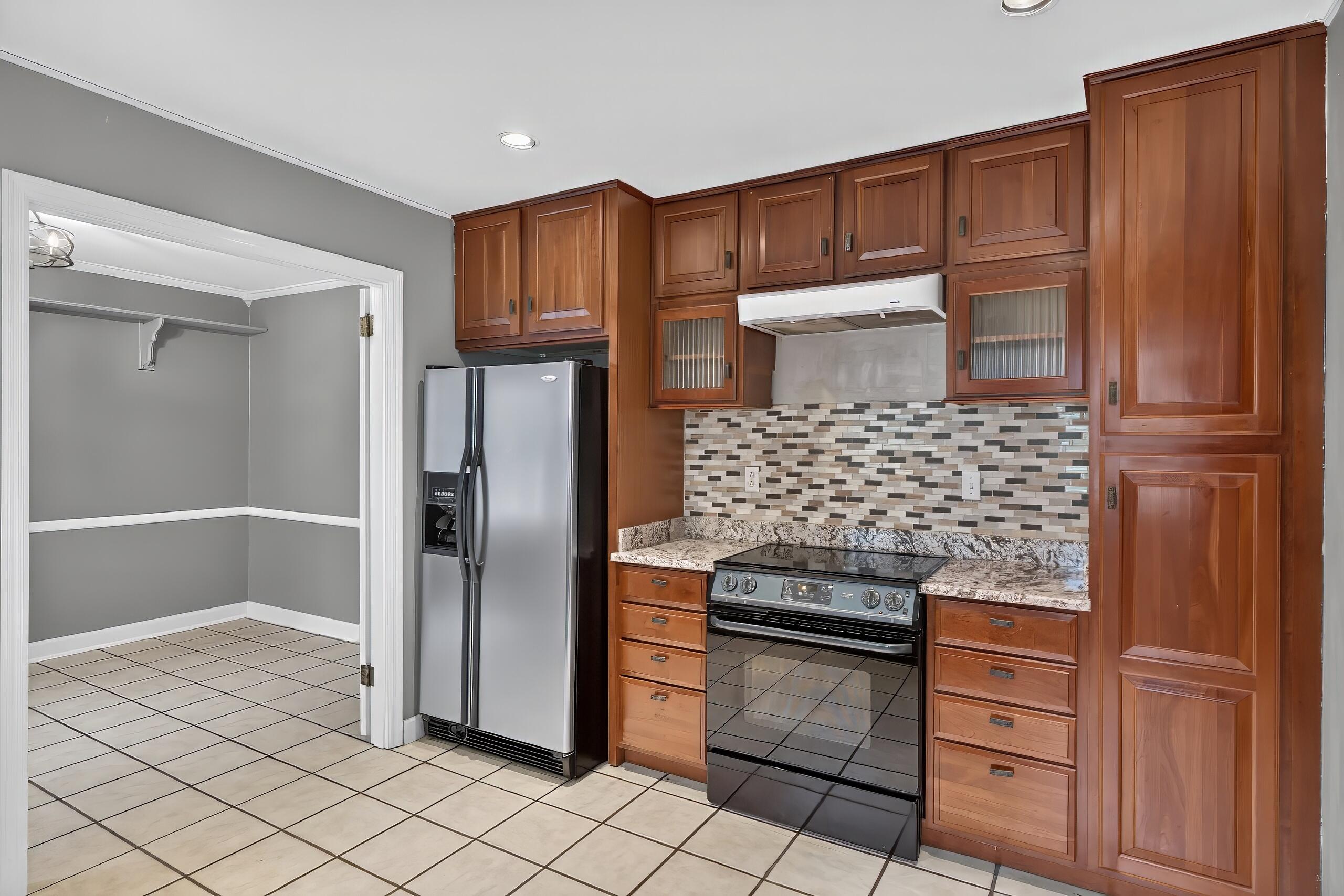 1009 Castleton Way Property Photo 20