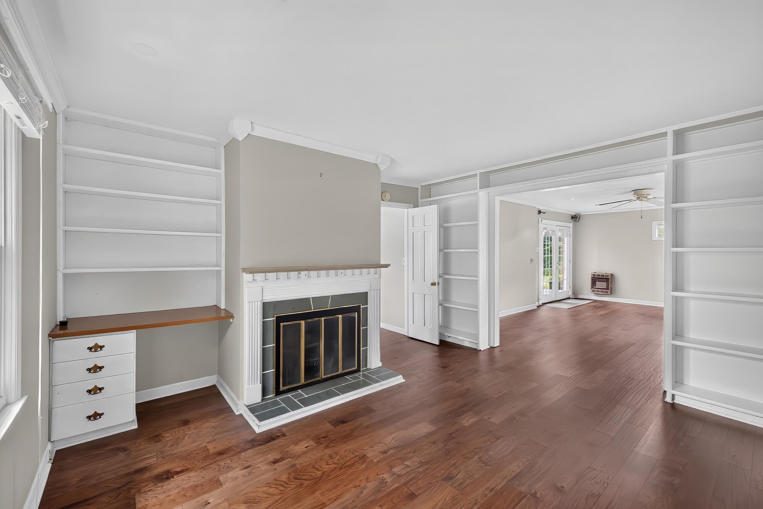 1009 Castleton Way Property Photo 26