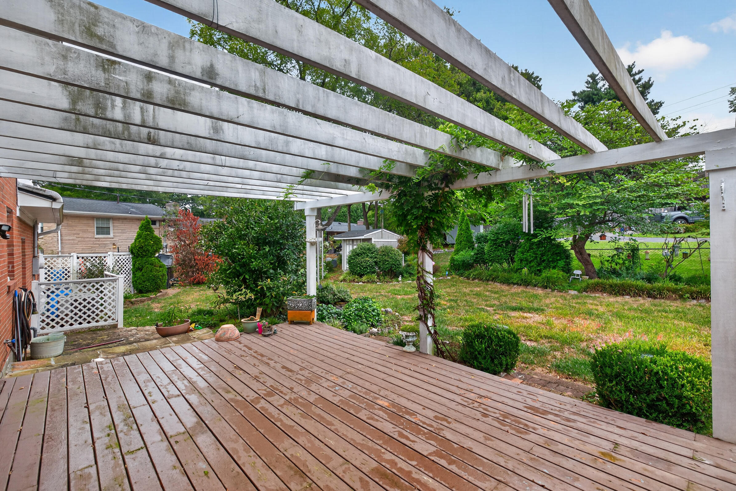 1009 Castleton Way Property Photo 48