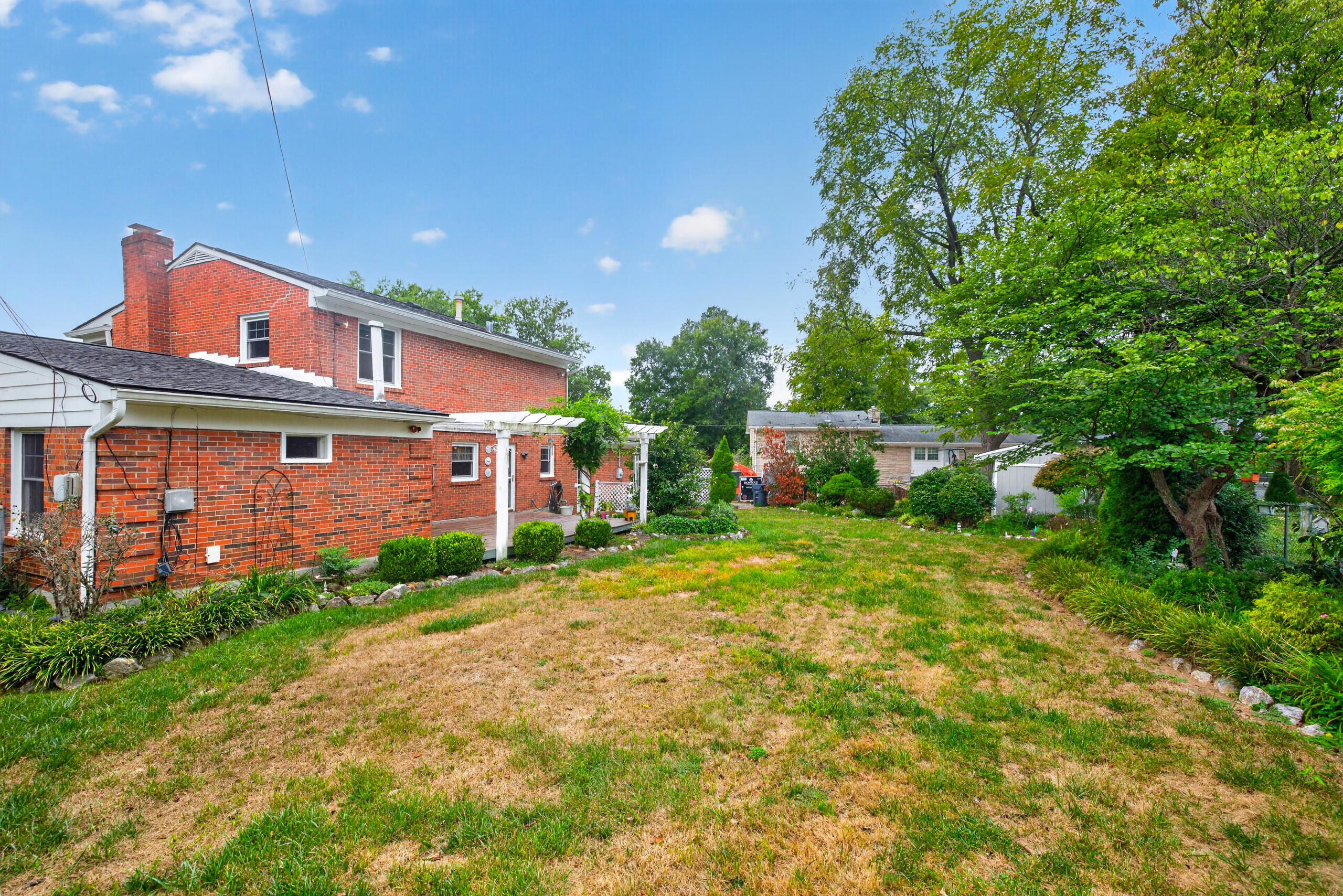 1009 Castleton Way Property Photo 50