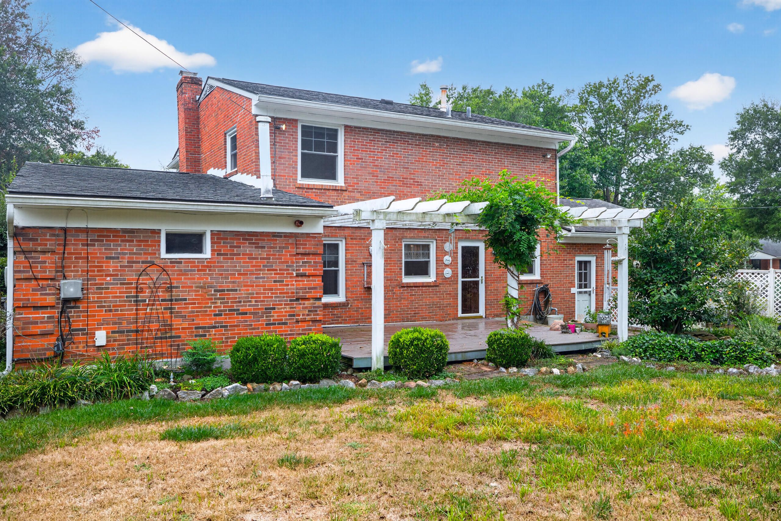 1009 Castleton Way Property Photo 51