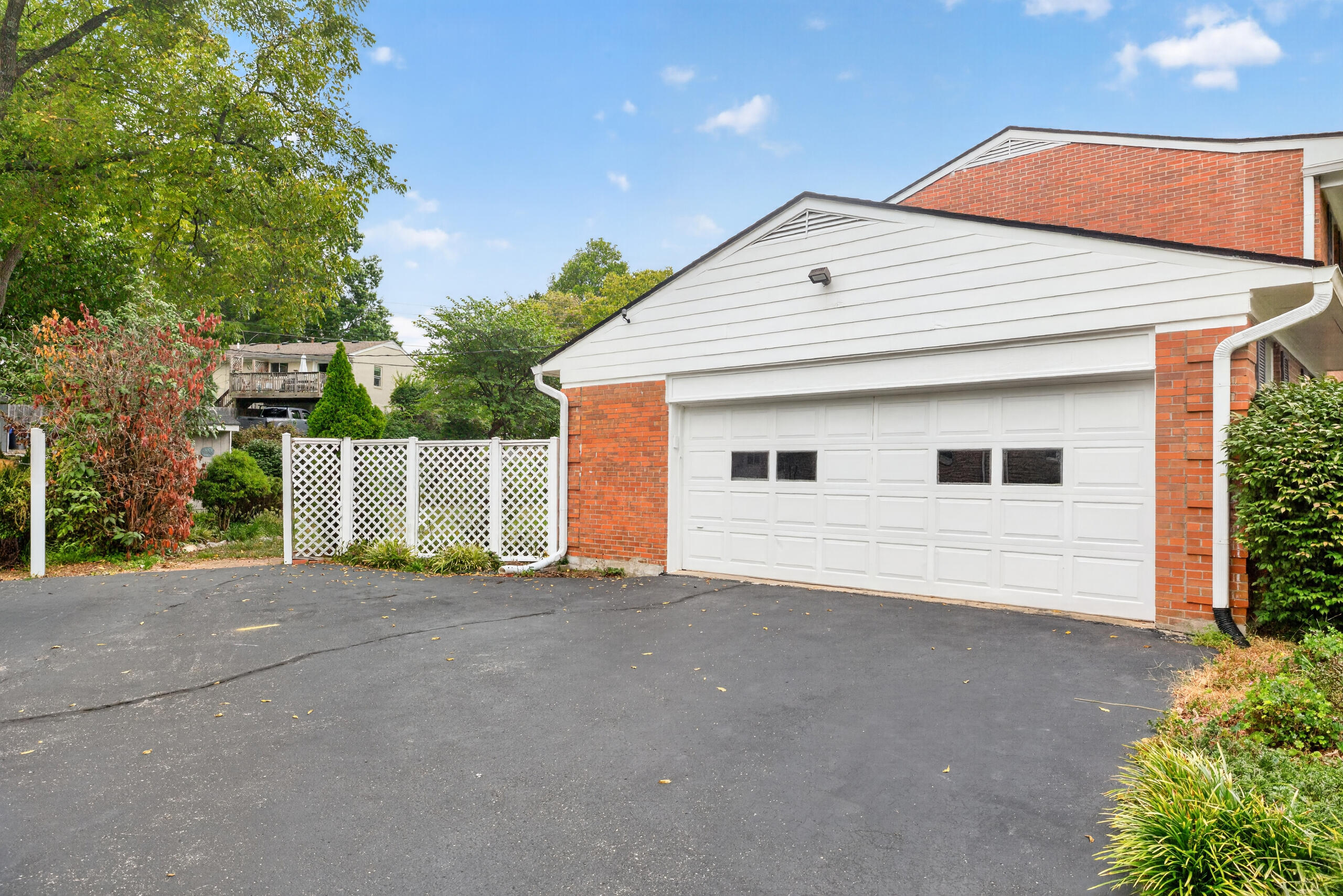 1009 Castleton Way Property Photo 57