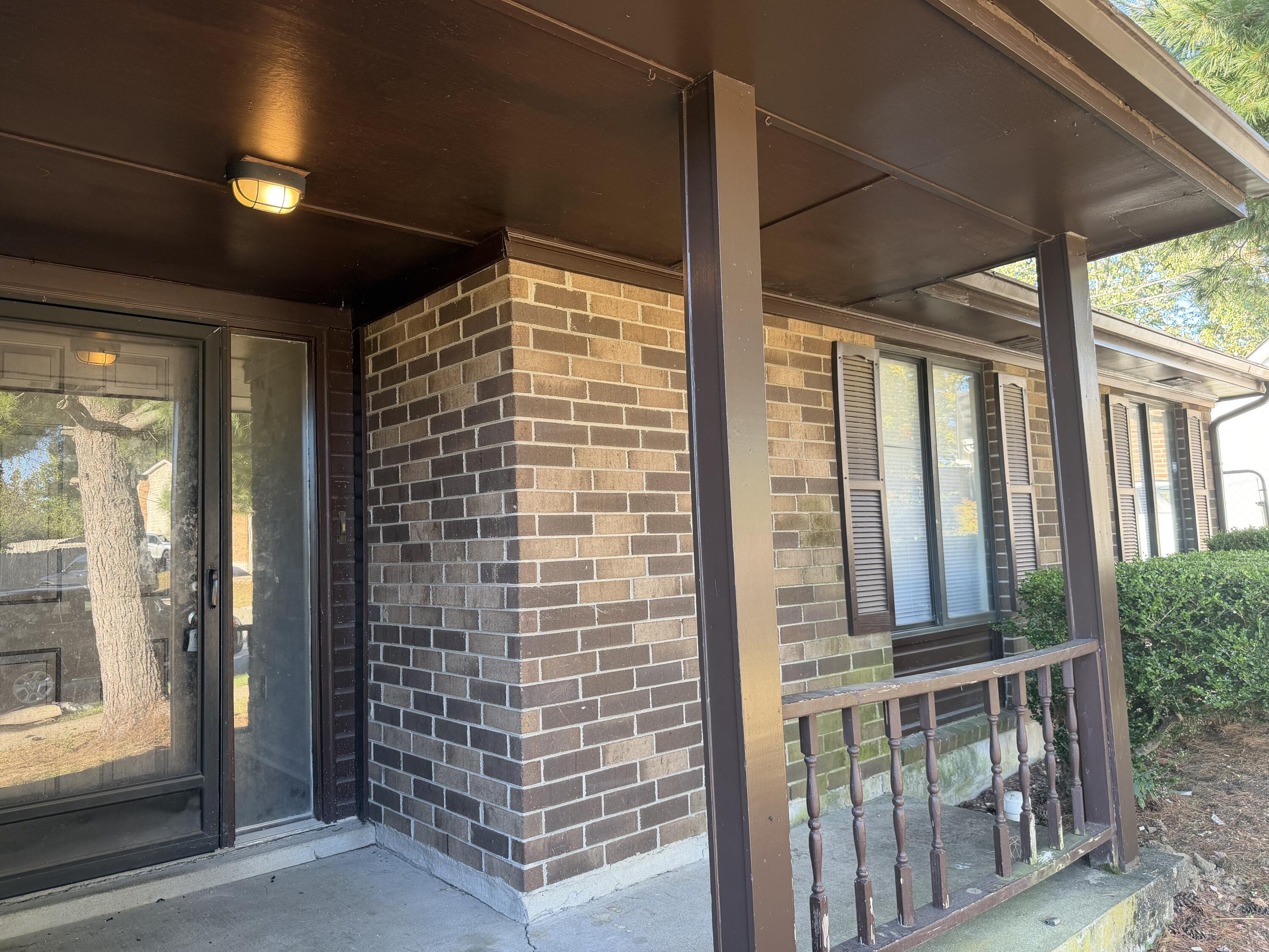 1584 Springfield Drive Property Photo 1