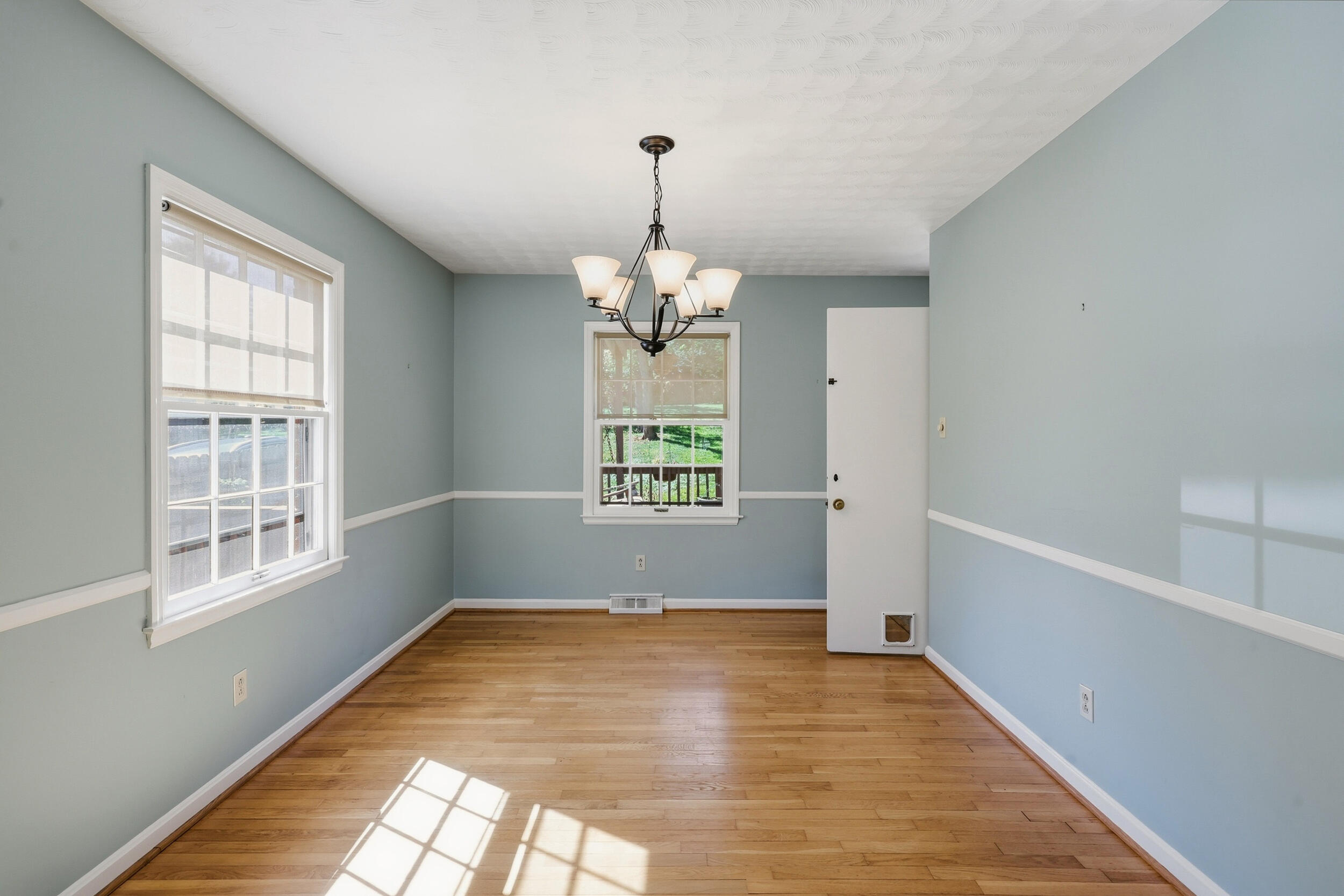 1046 Elmendorf Drive Property Photo 11