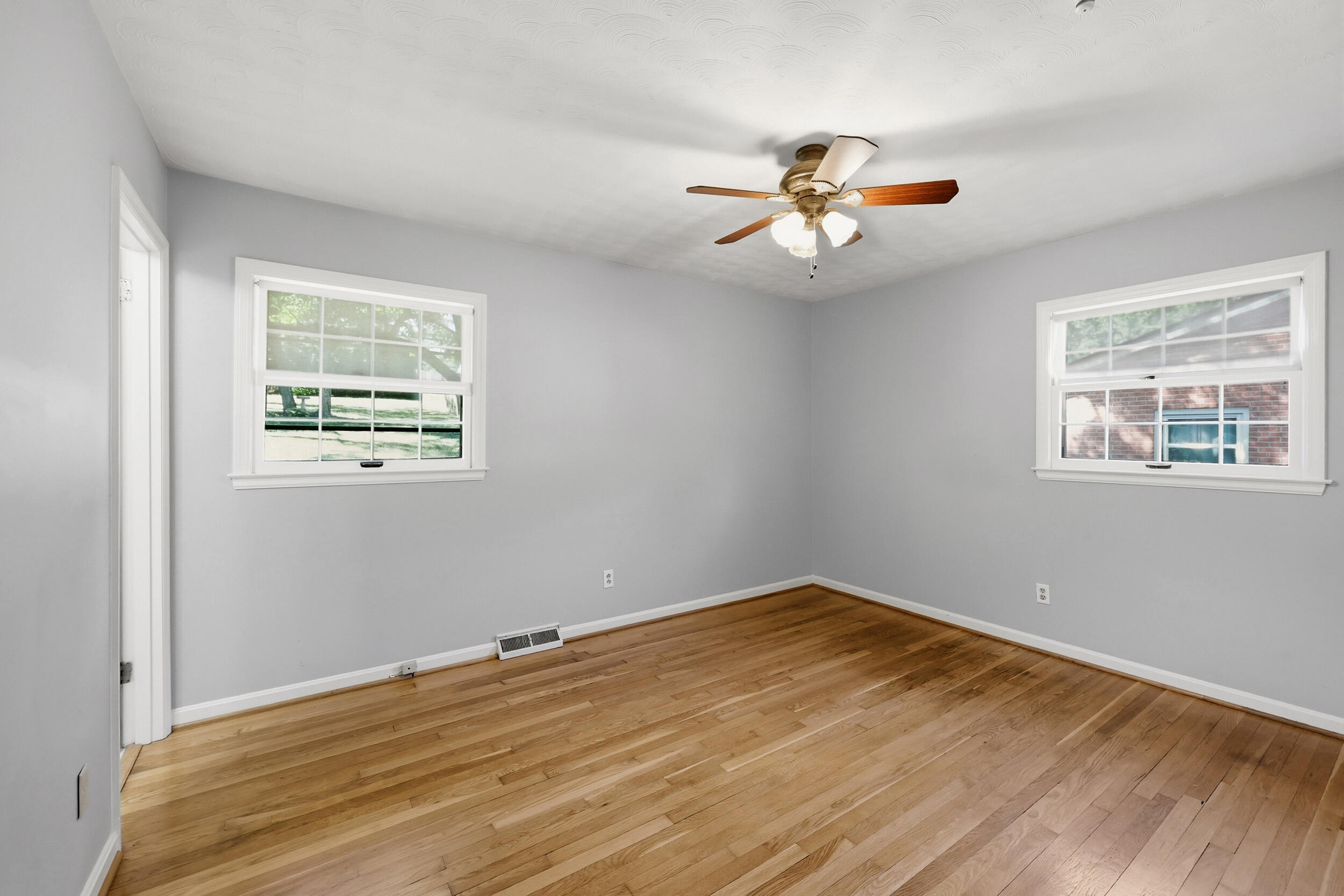 1046 Elmendorf Drive Property Photo 14