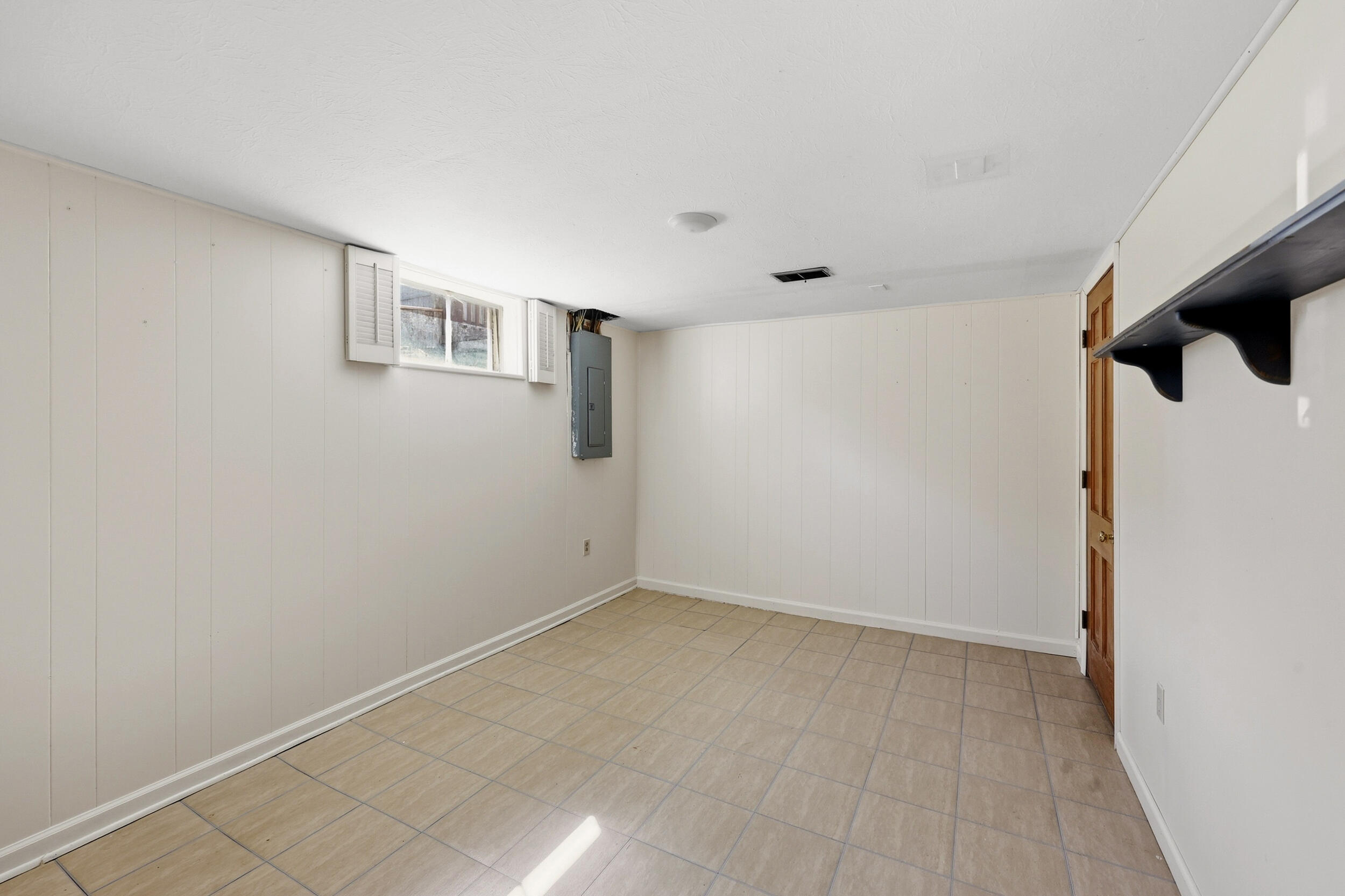 1046 Elmendorf Drive Property Photo 22