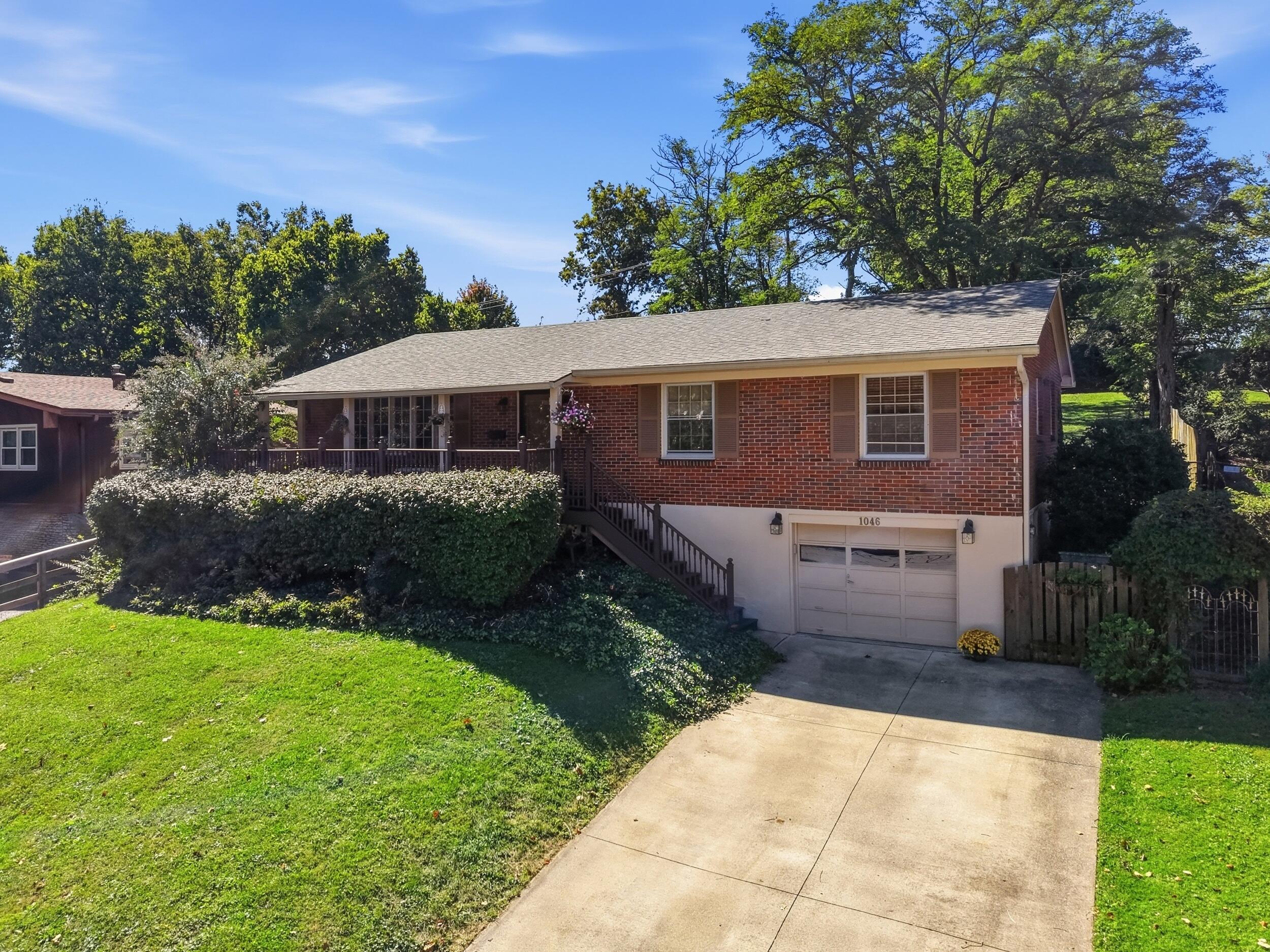 1046 Elmendorf Drive Property Photo 28