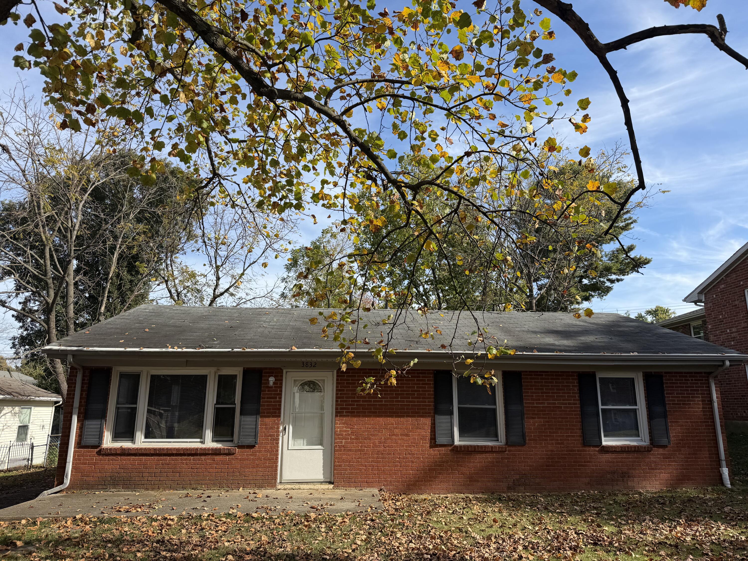 3832 Walhampton Drive Property Photo 1