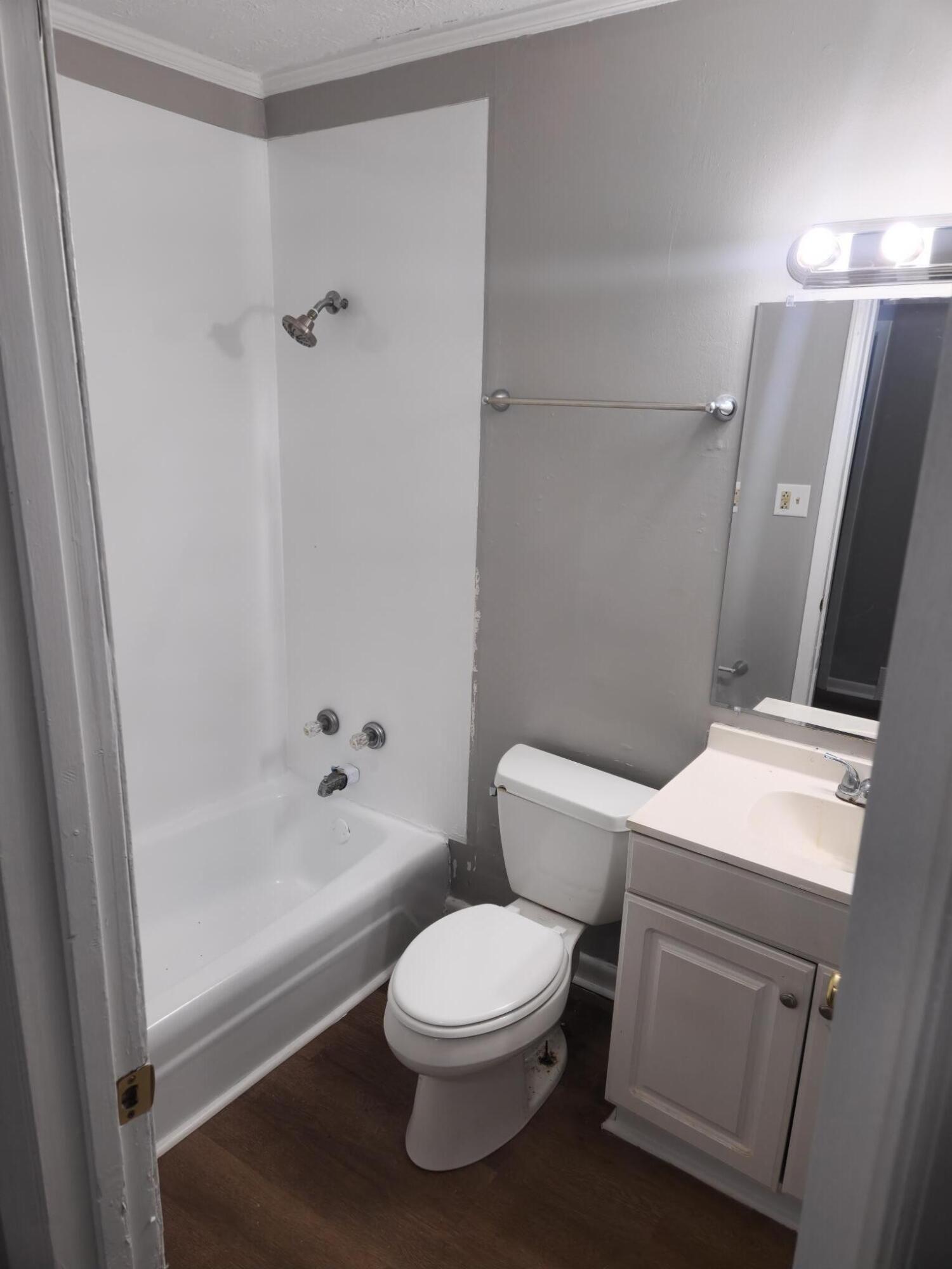3832 Walhampton Drive Property Photo 10