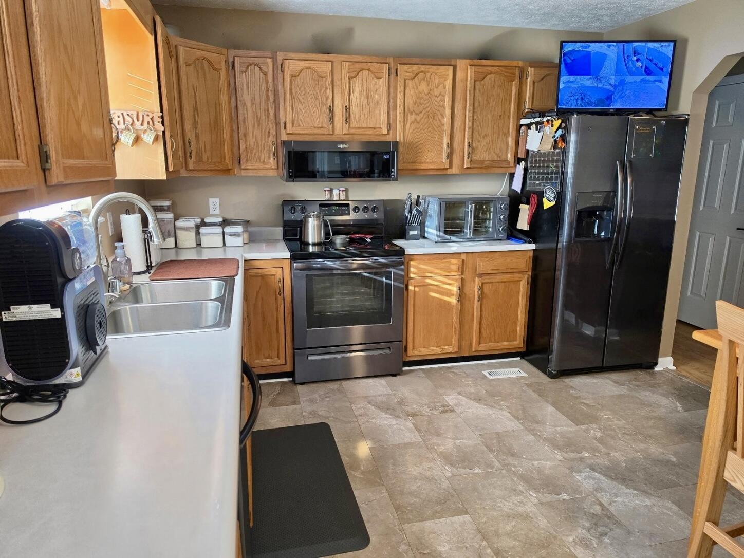 205 Helena Drive Property Photo 9