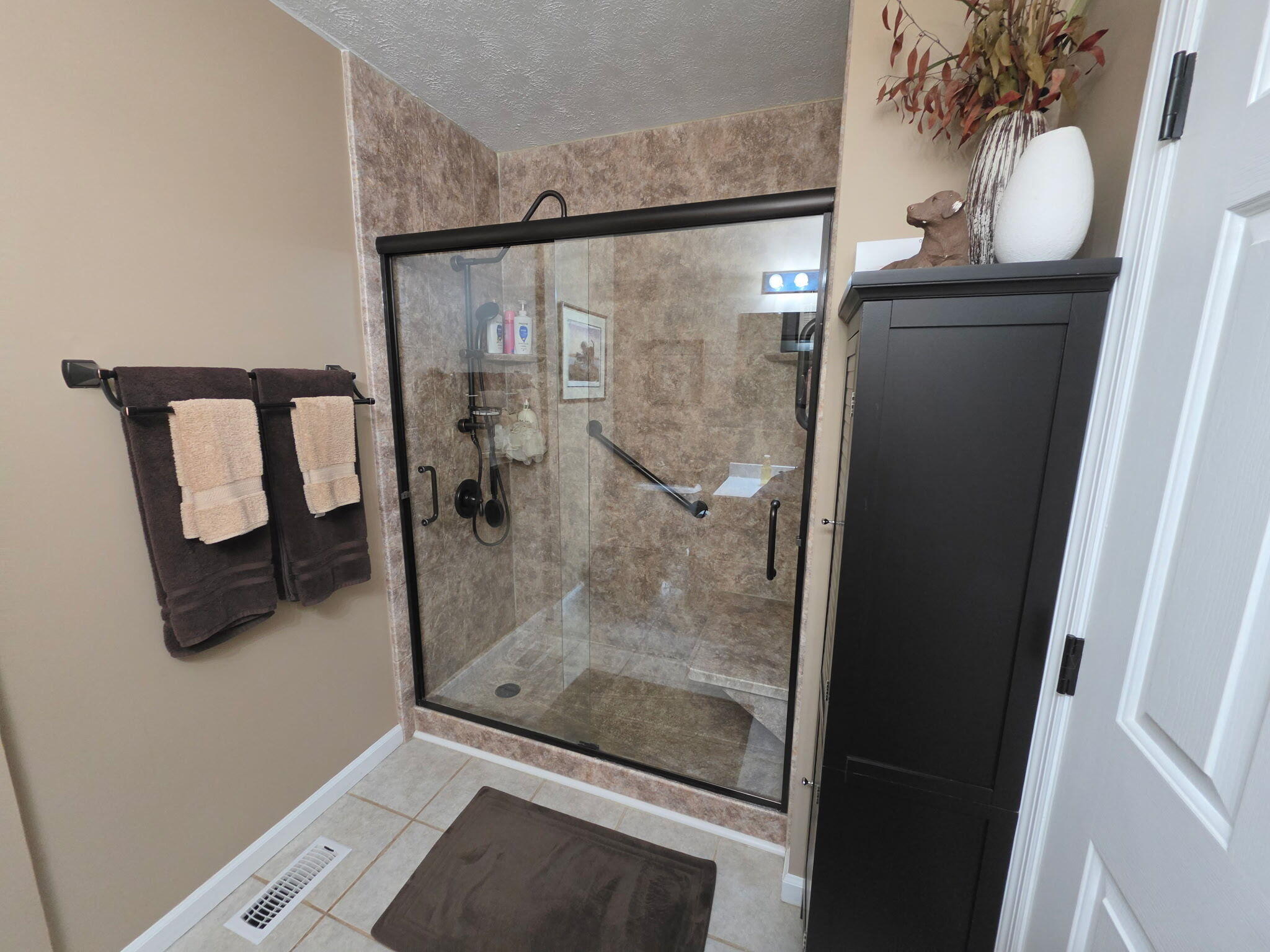 205 Helena Drive Property Photo 11