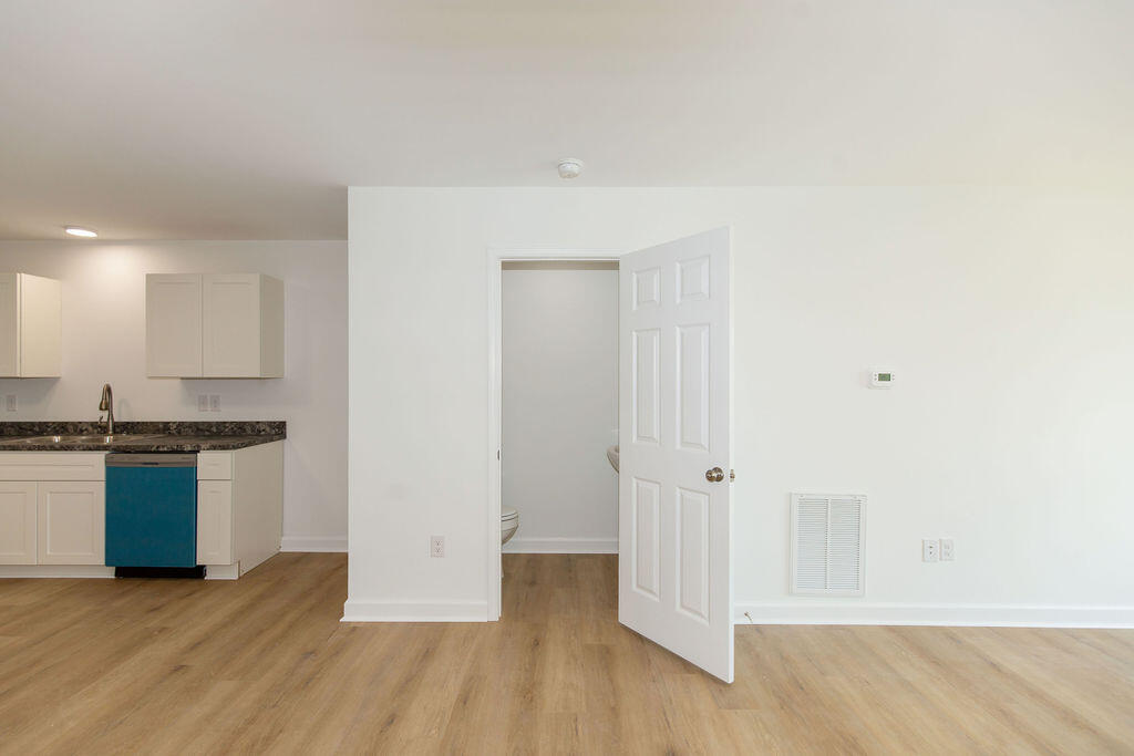 510-512 N Central Avenue Property Photo 7