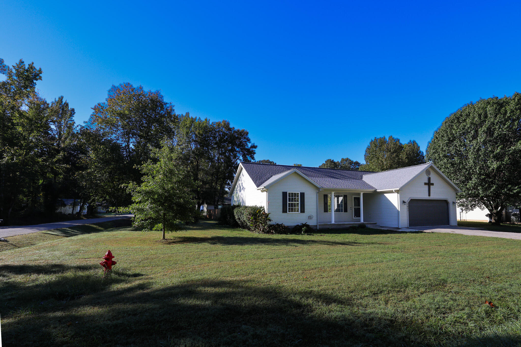 1631 Creekside Drive Property Photo 3