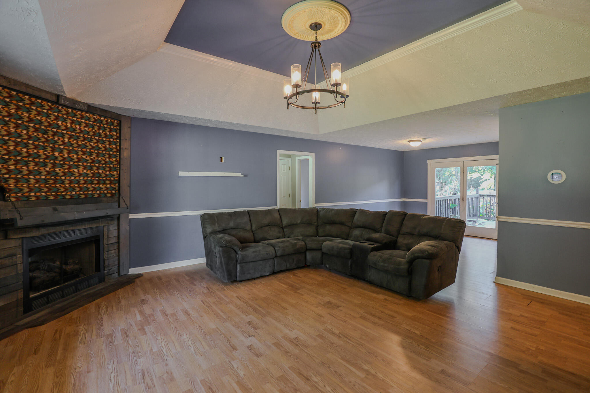 1631 Creekside Drive Property Photo 5