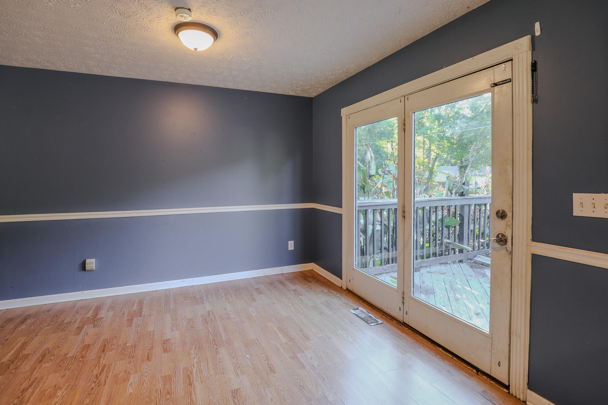 1631 Creekside Drive Property Photo 11