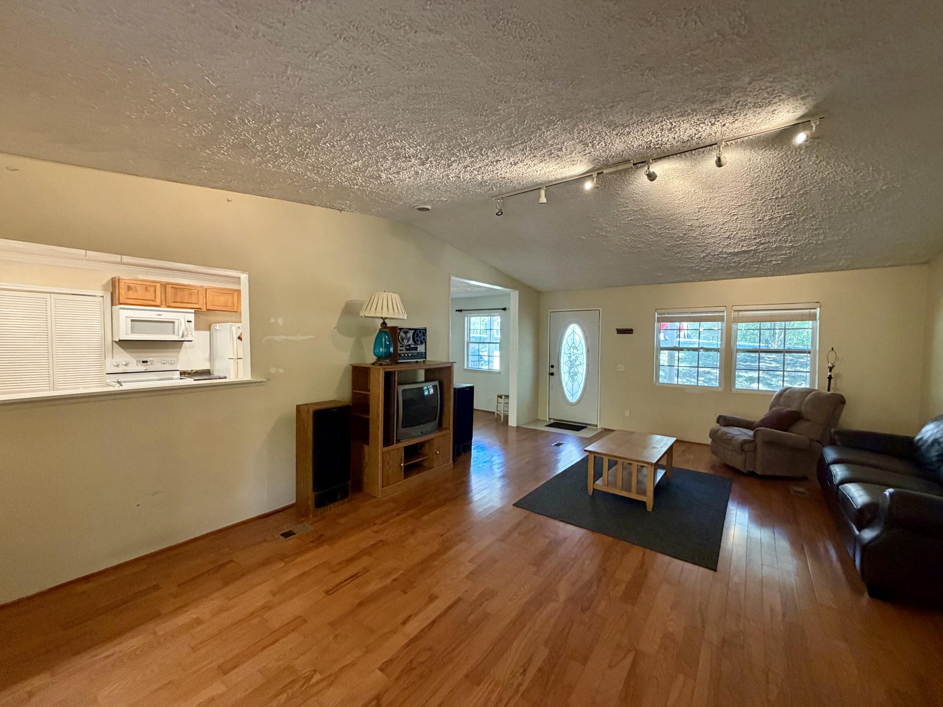 125 Tina Drive Property Photo 4