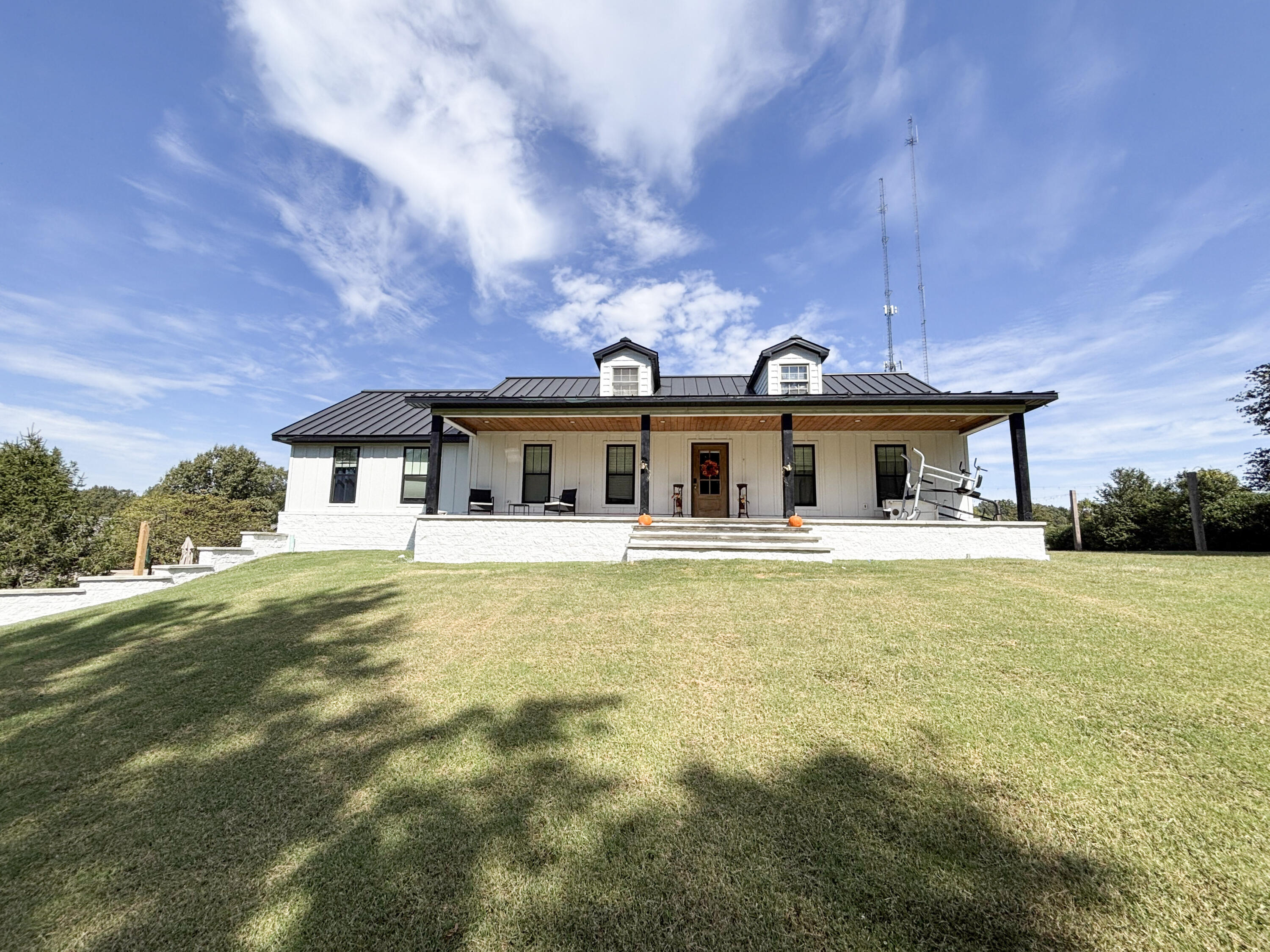 855 Starr Hill Road Property Photo 1
