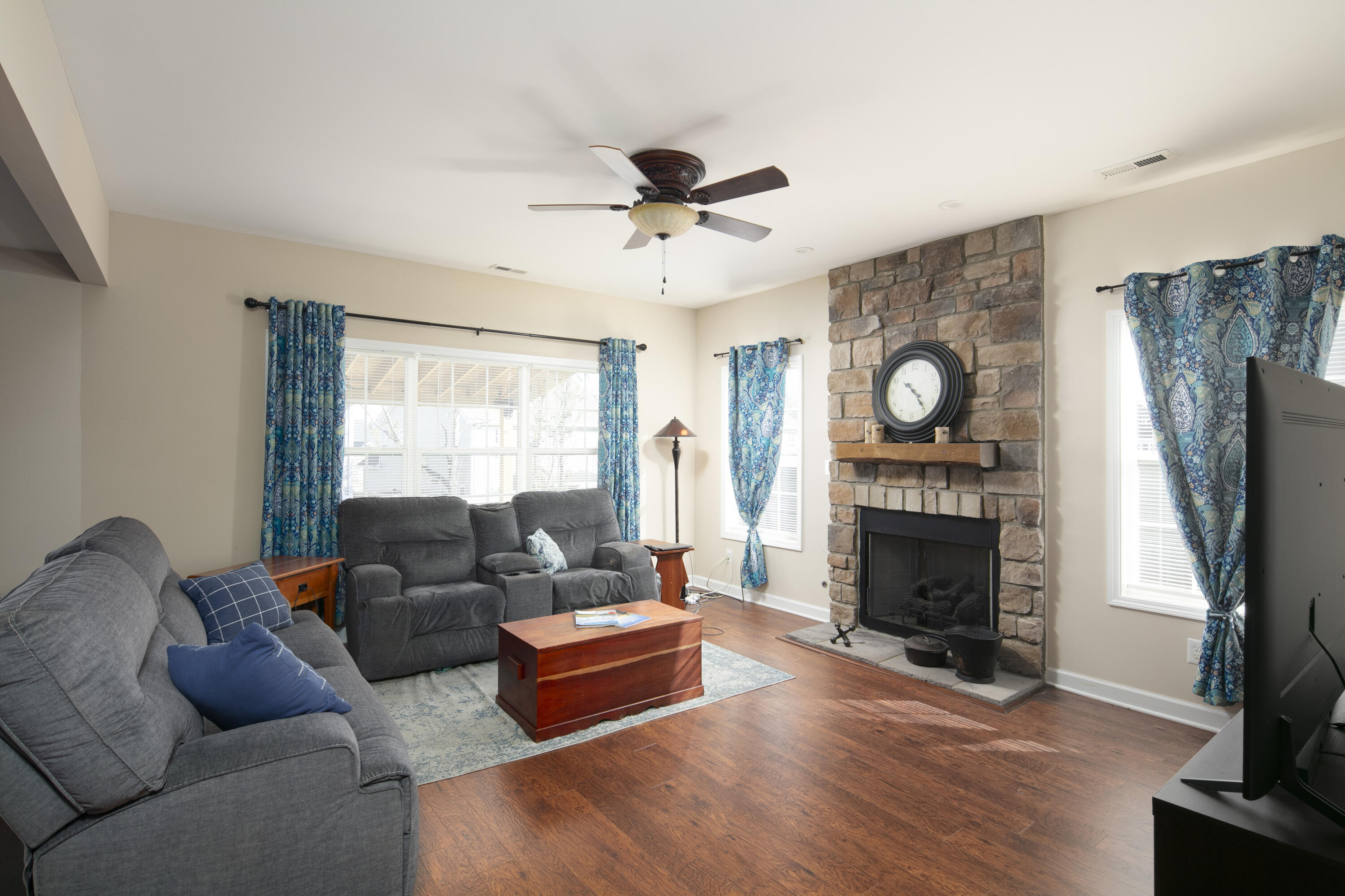 105 Stephen Drive Property Photo 4
