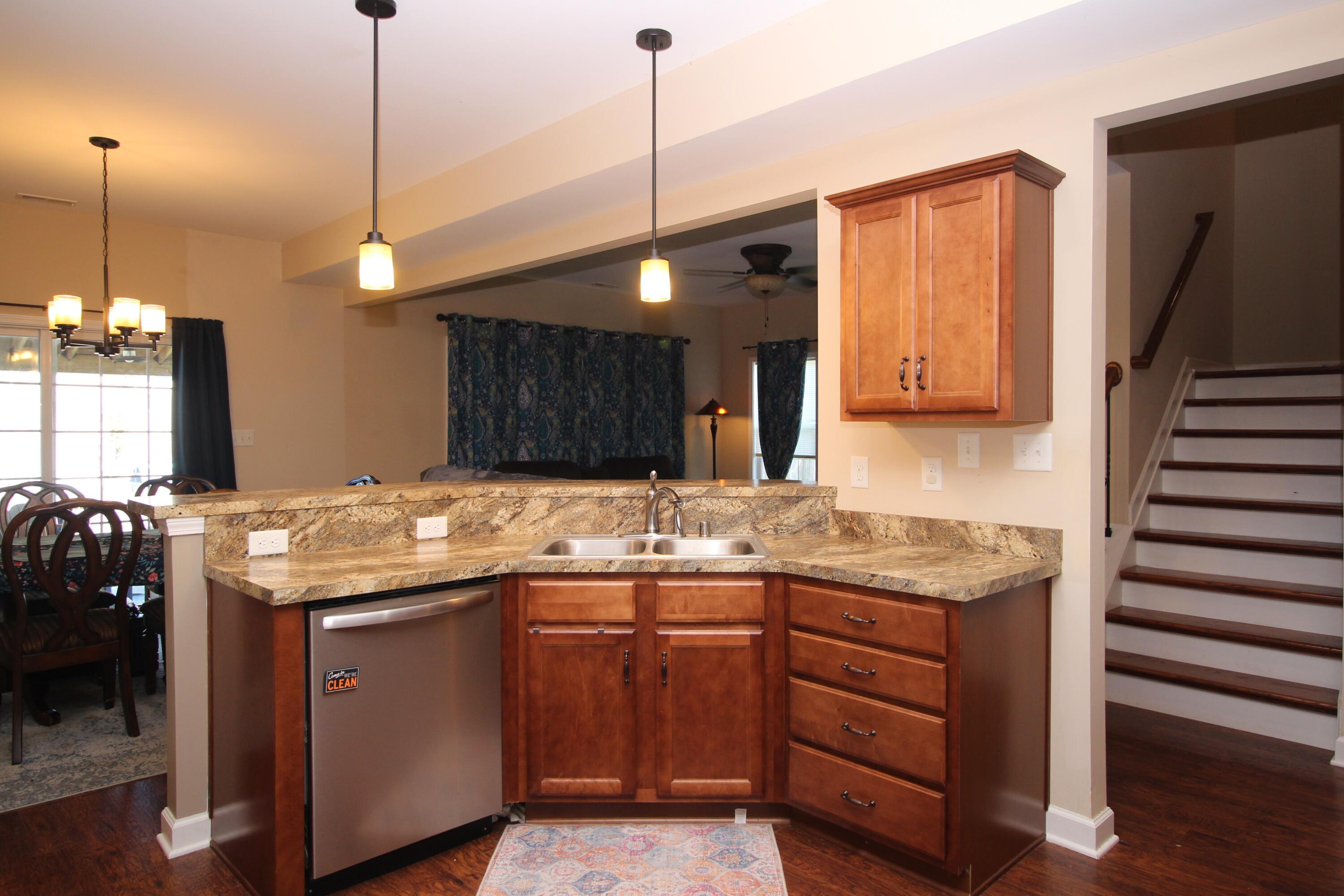 105 Stephen Drive Property Photo 9