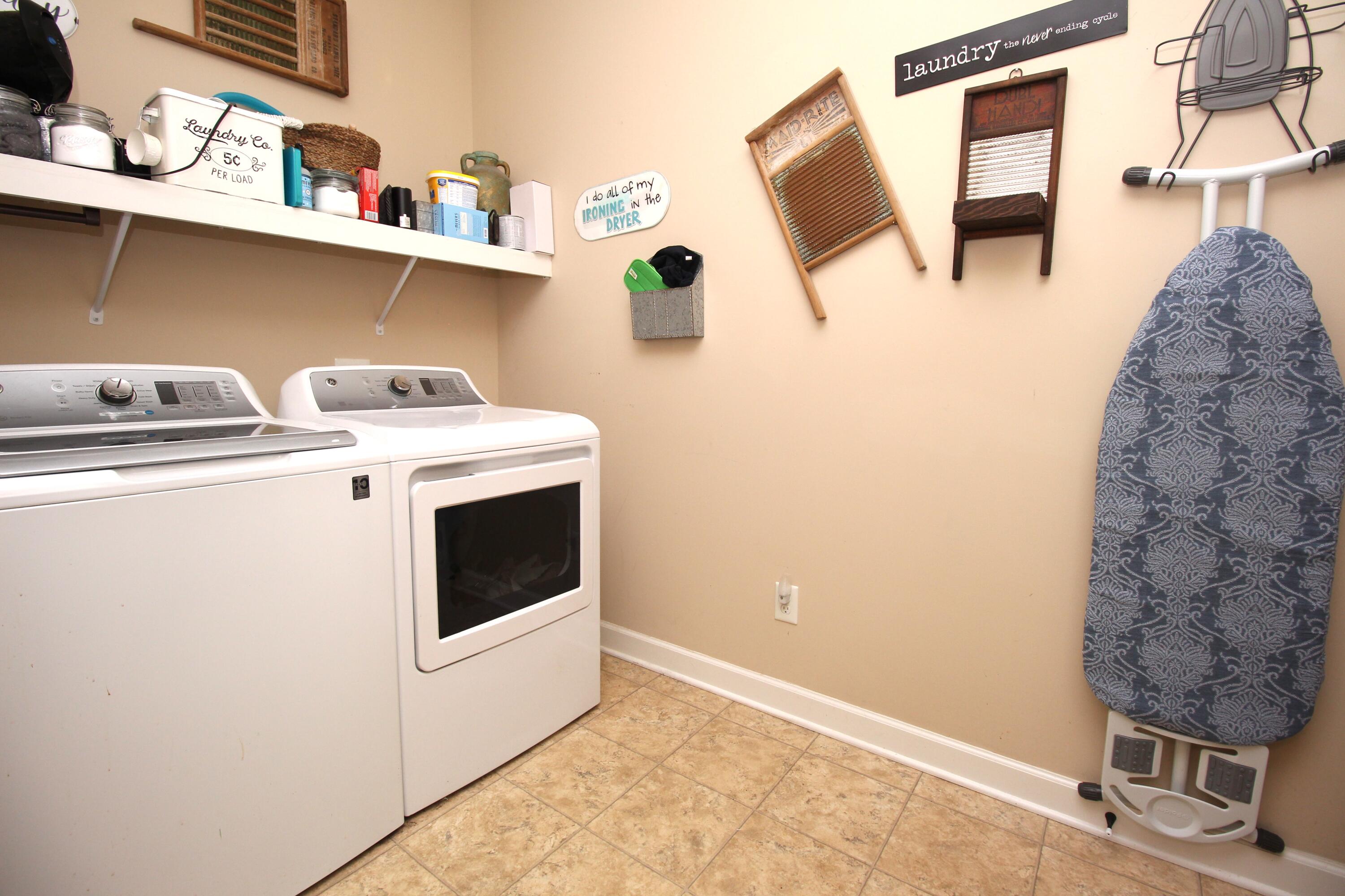 105 Stephen Drive Property Photo 12