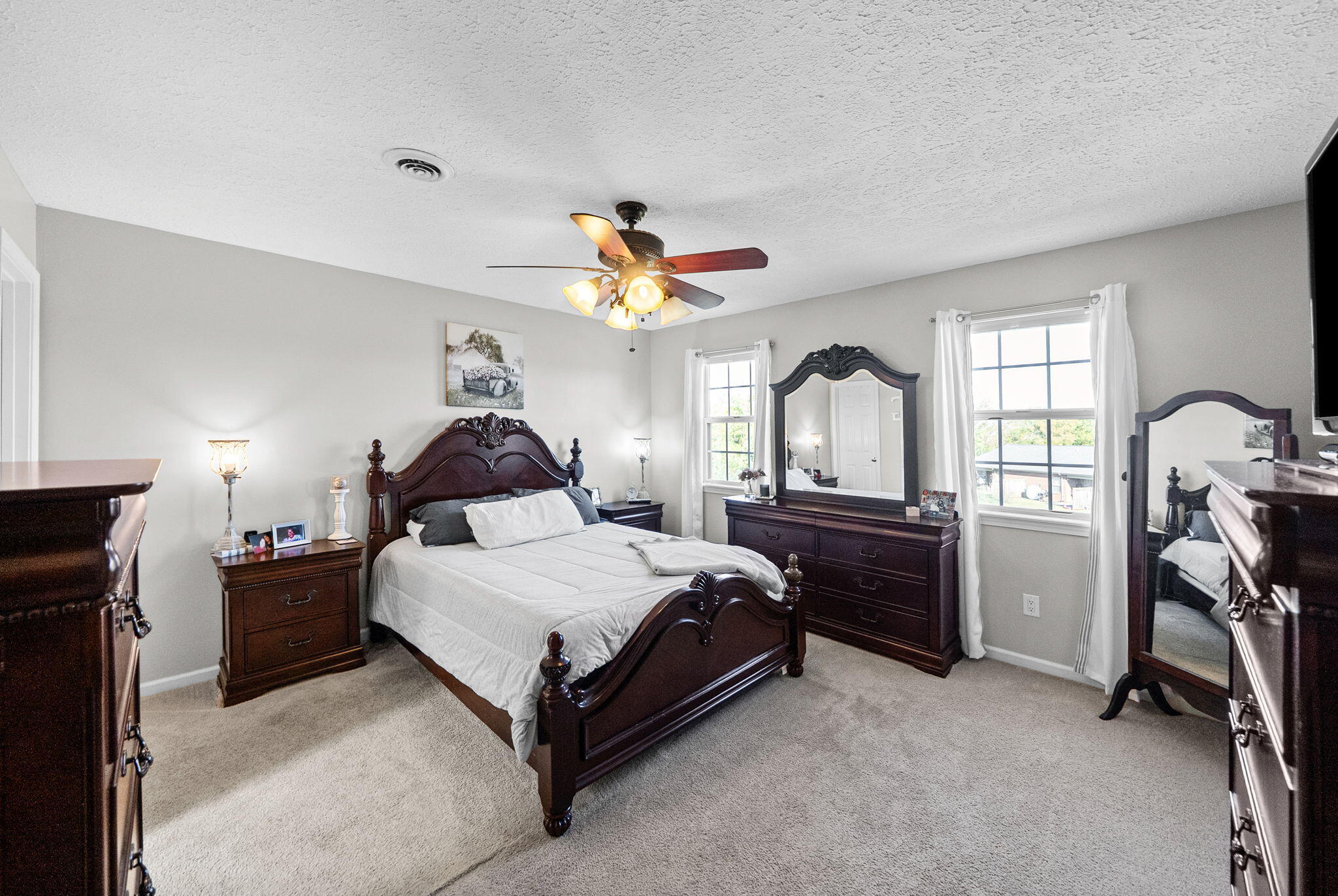 231 Sheridan Circle Property Photo 4
