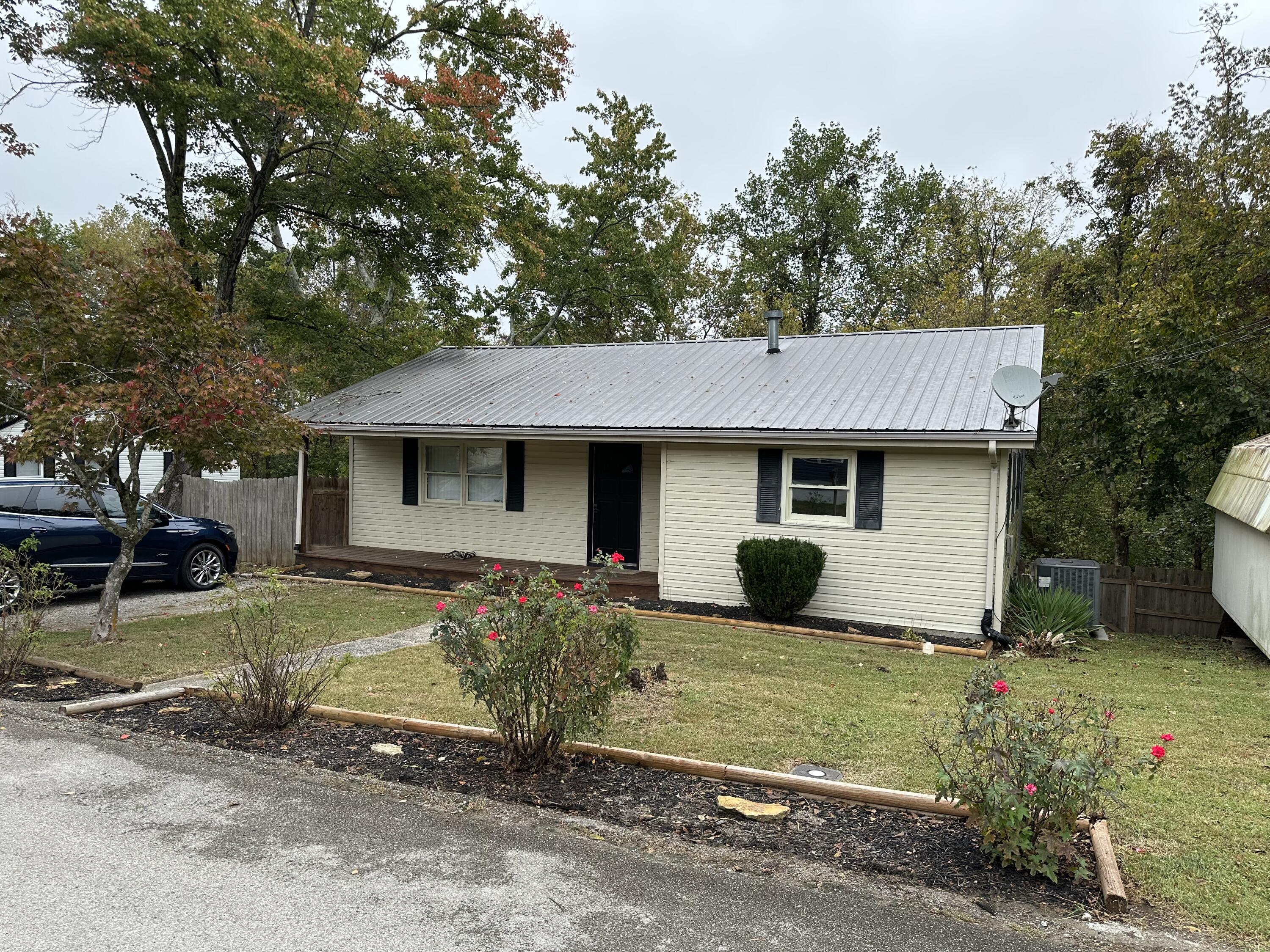 908 Bullock Drive Property Photo 2