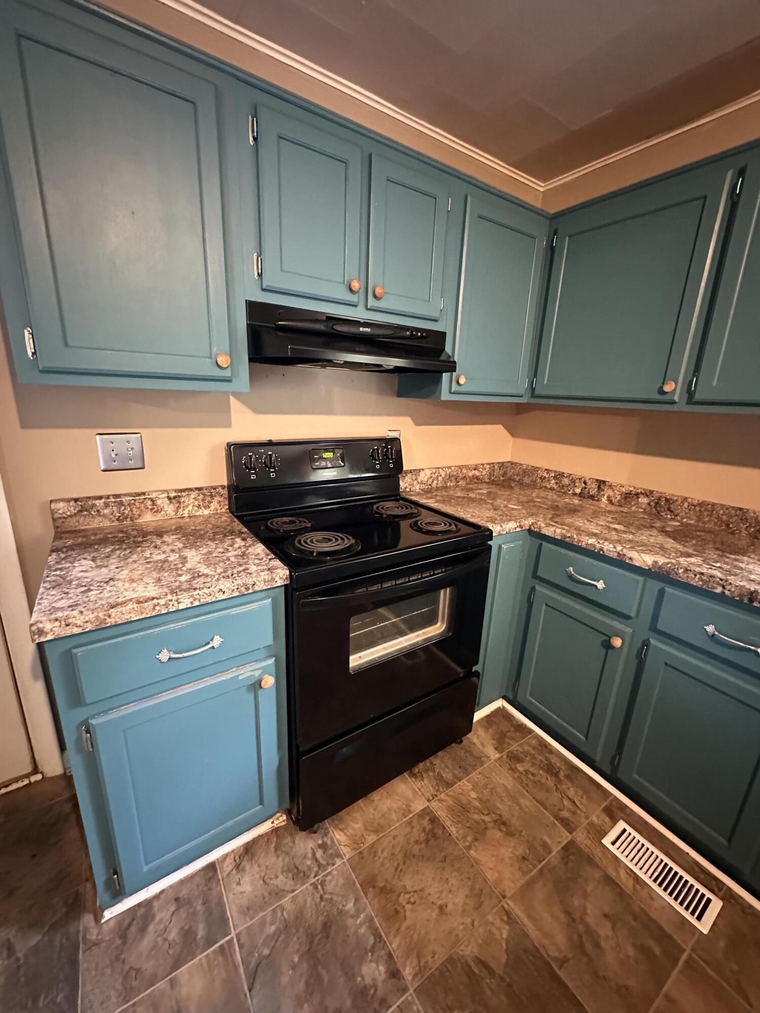 908 Bullock Drive Property Photo 17