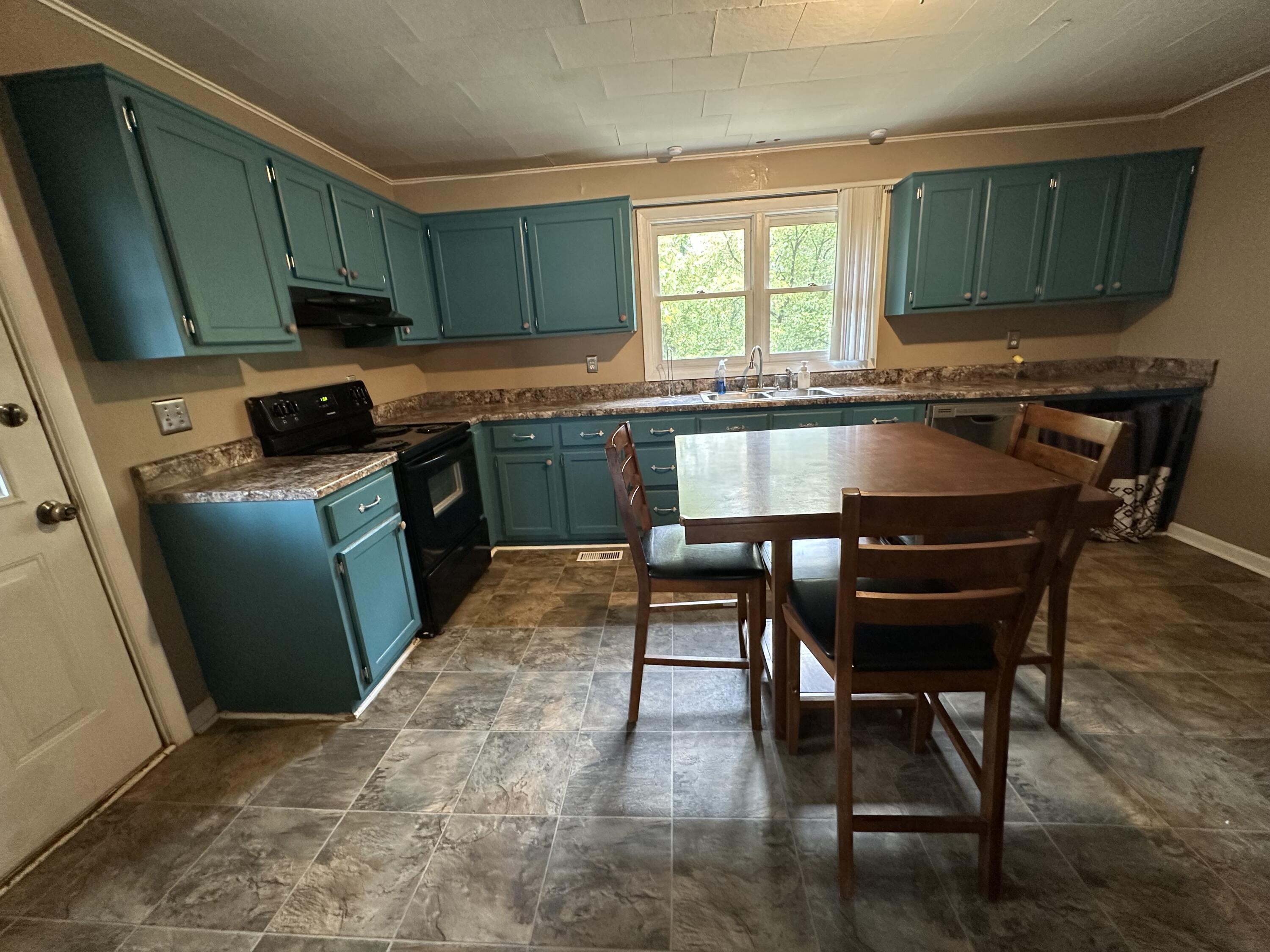 908 Bullock Drive Property Photo 21