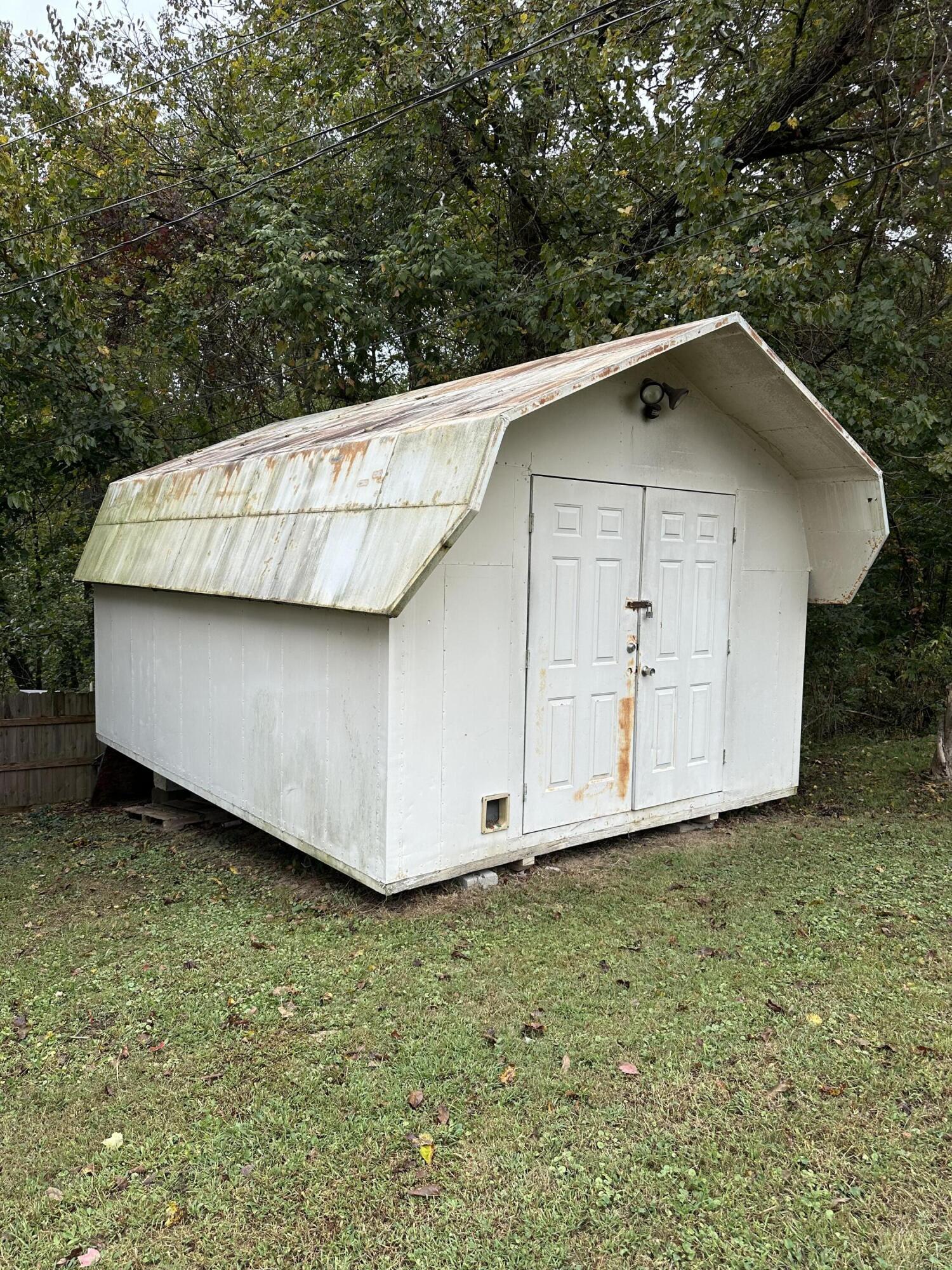 908 Bullock Drive Property Photo 49