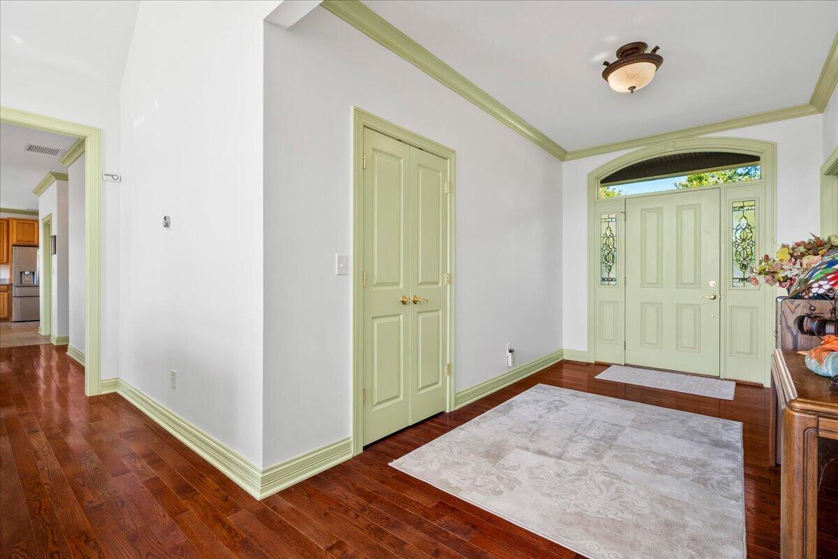 120 Elkhorn Bend Drive Property Photo 8
