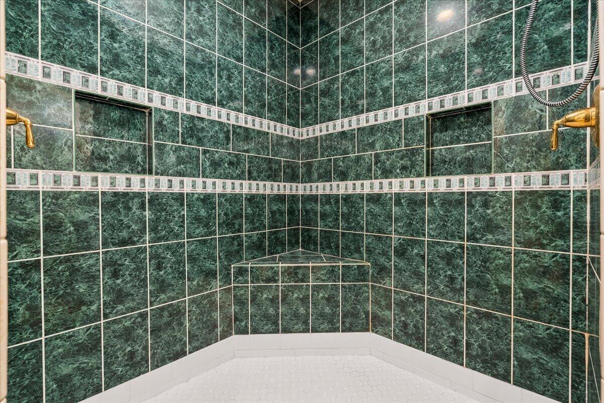 120 Elkhorn Bend Drive Property Photo 22