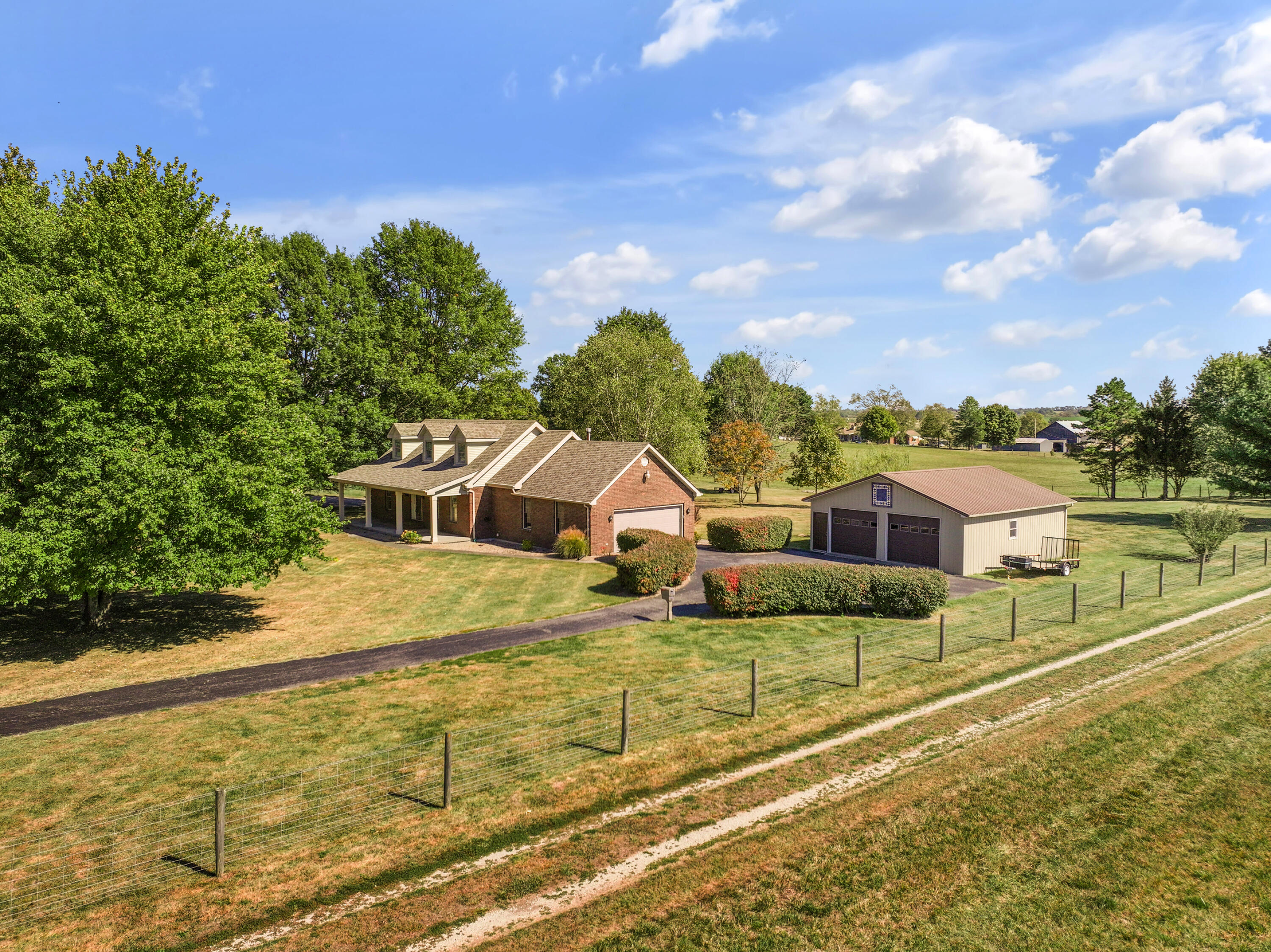 2827 New Lair Road Property Photo 1
