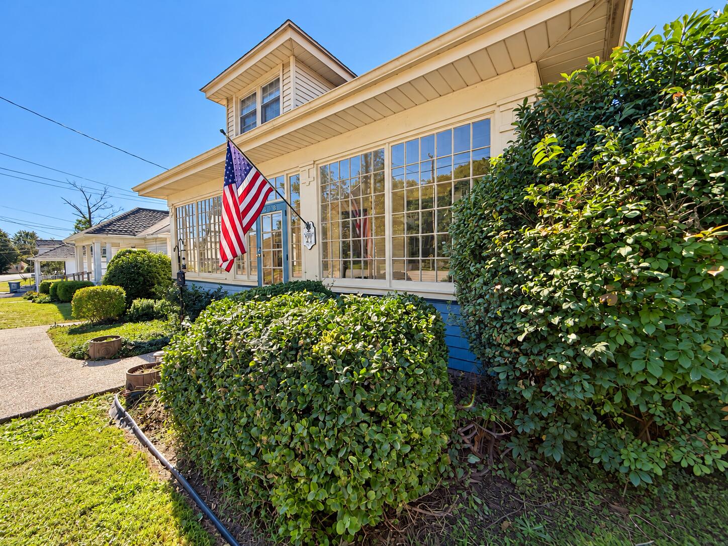 618 Beaumont Avenue Property Photo 4