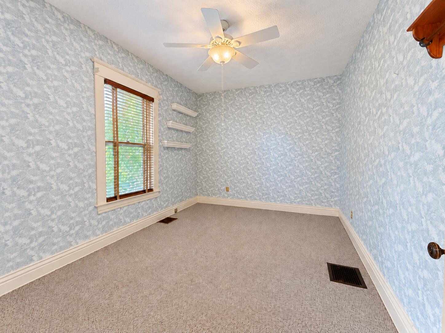 618 Beaumont Avenue Property Photo 38