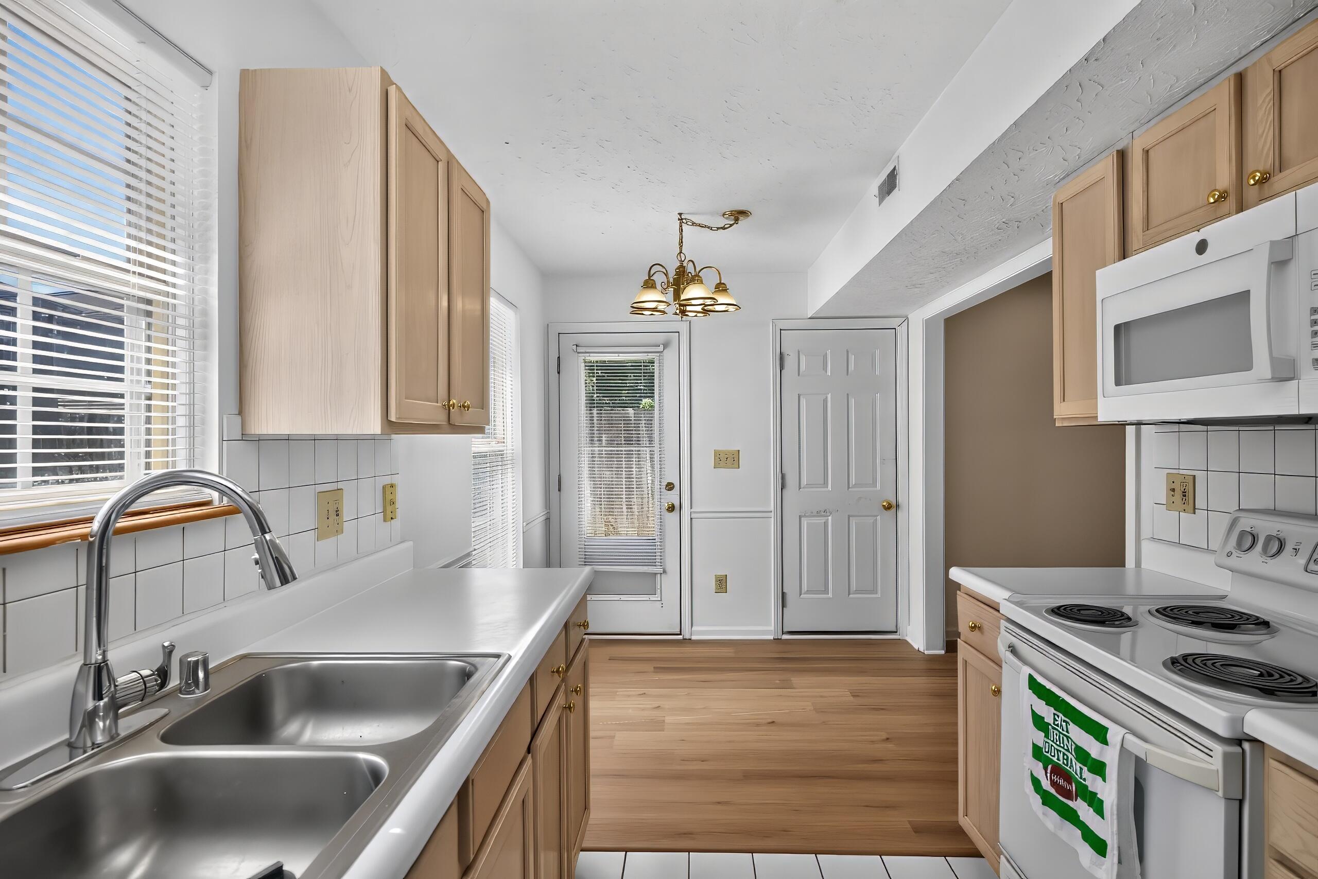 2110 Fortune Hill Lane Property Photo 8