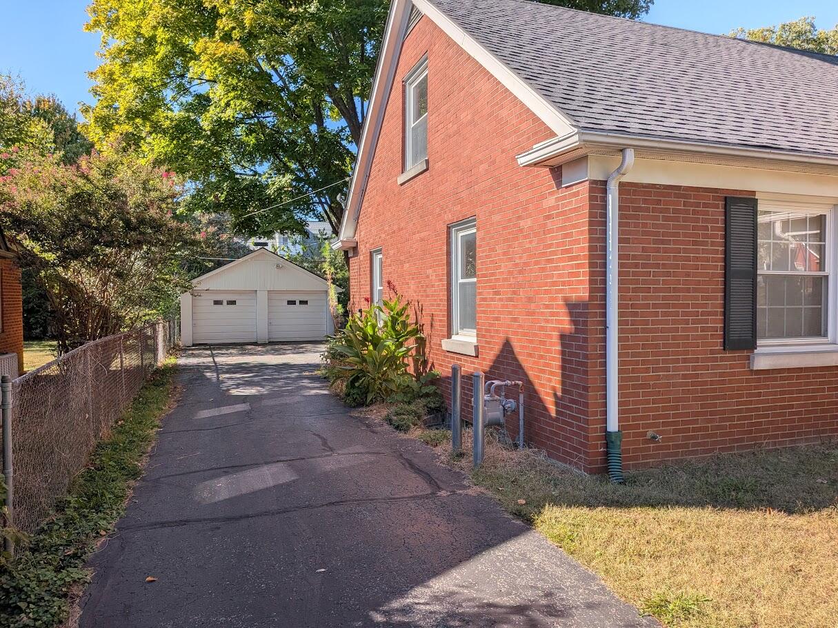 243 Burke Road Property Photo 2