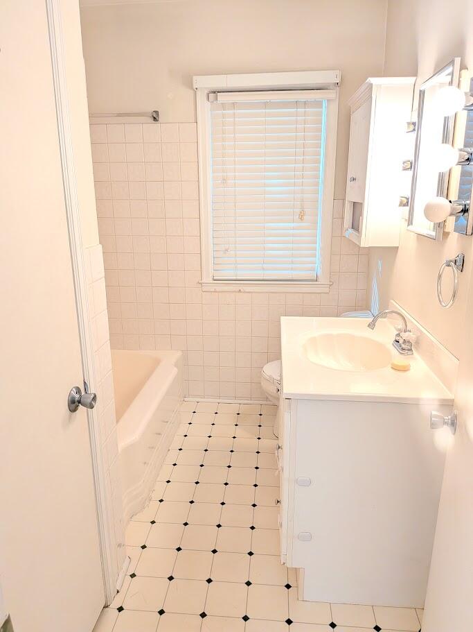 243 Burke Road Property Photo 8