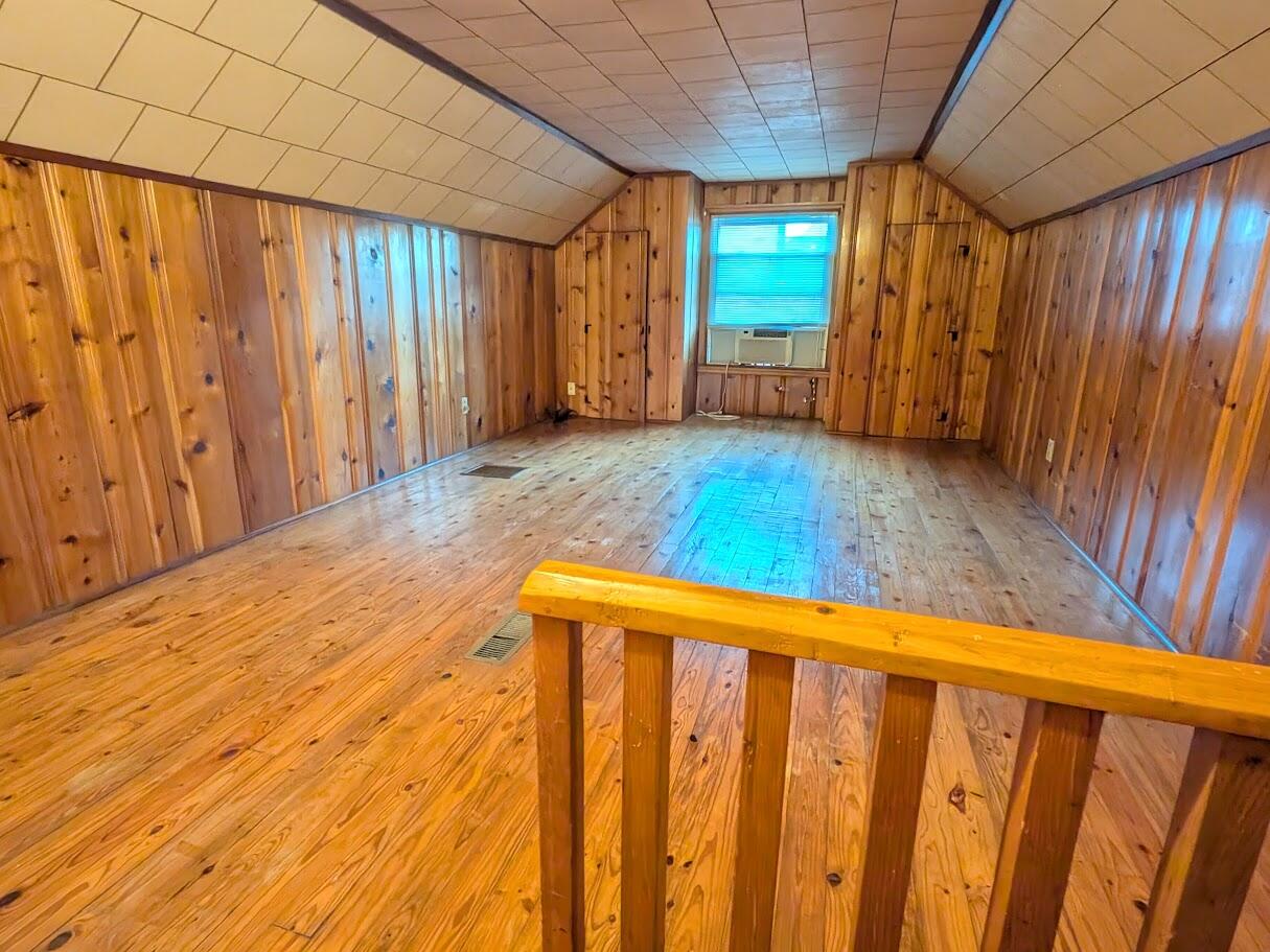 243 Burke Road Property Photo 14